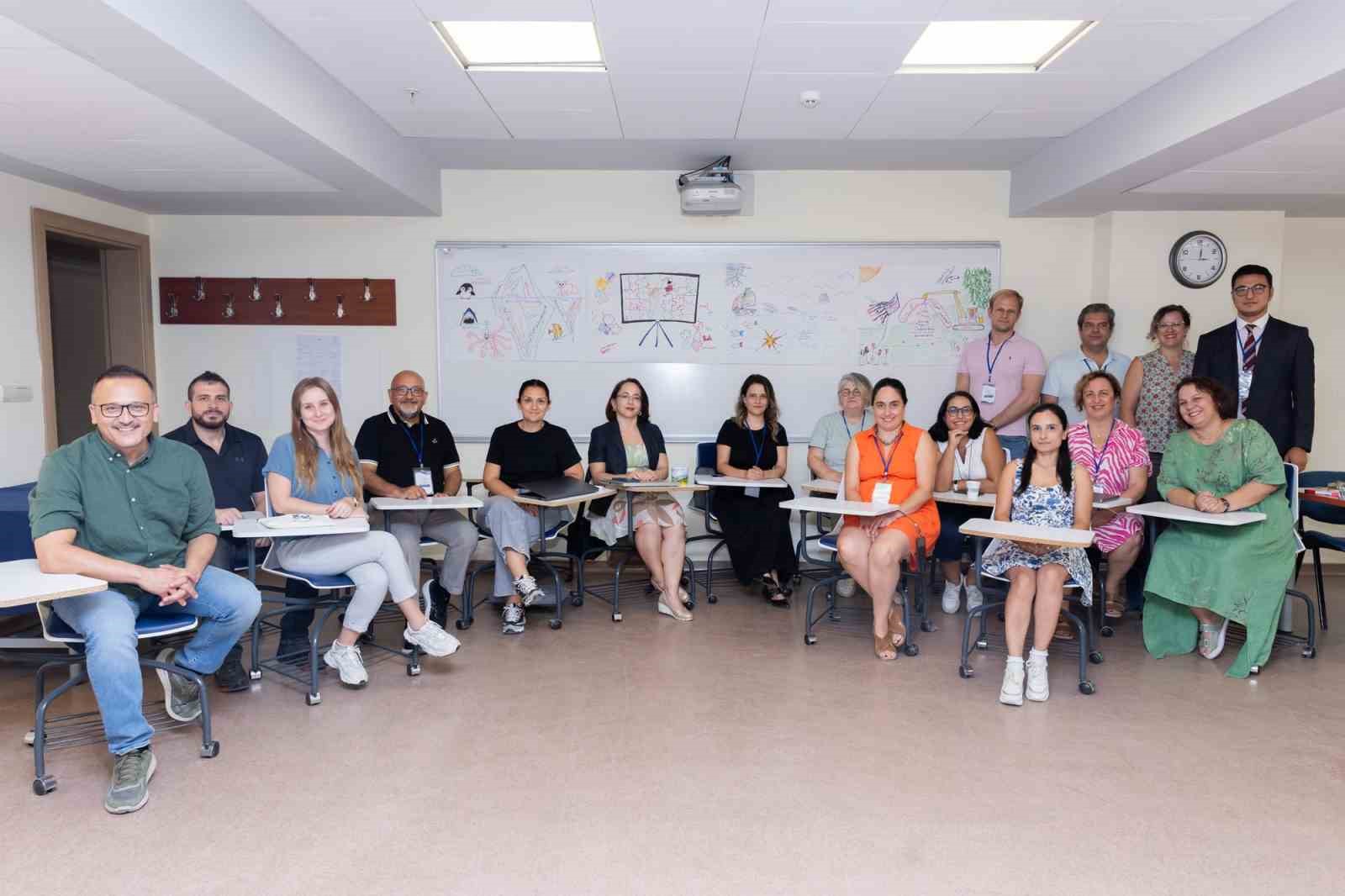 İngilizce eğitimde yenilik&ccedil;i g&uuml;&ccedil; birliği
