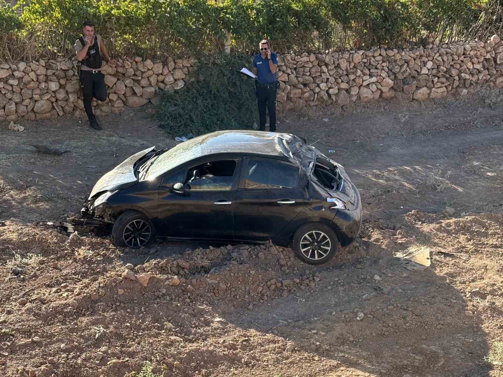 Kurtalan’da otomobil şarampole yuvarlandı: 1 yaralı
