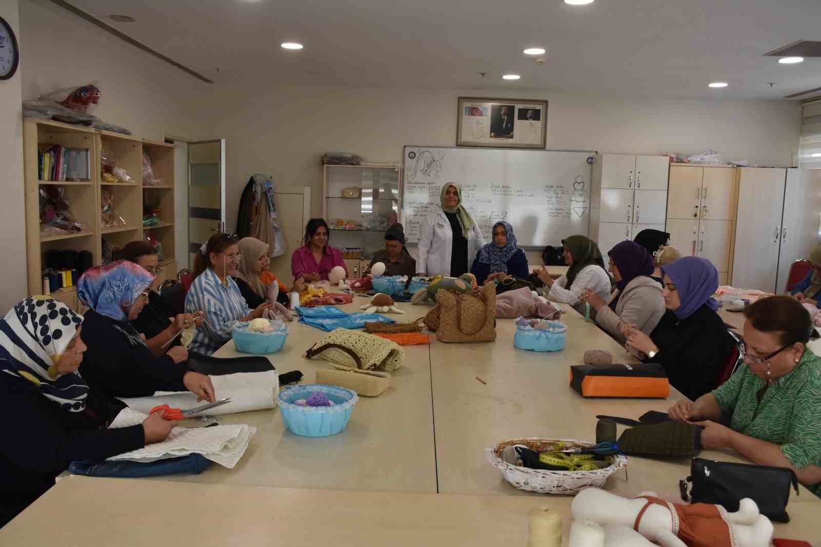 Japon el işi sanatı kadınların gelir kapısı oldu
