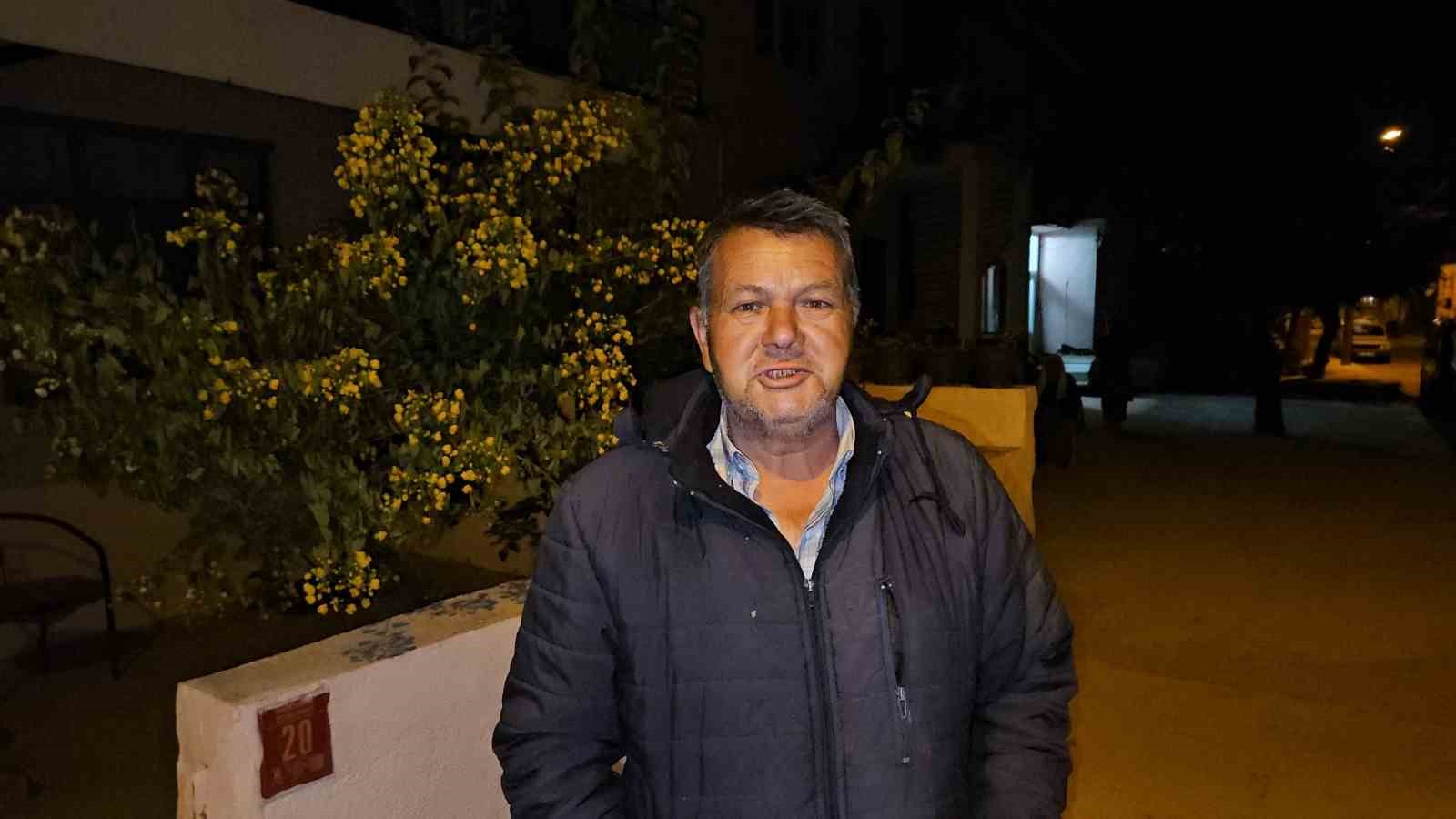 Depremlerin durmadığı Sındırgı’da vatandaşlar geceyi dışarıda geçirdi
