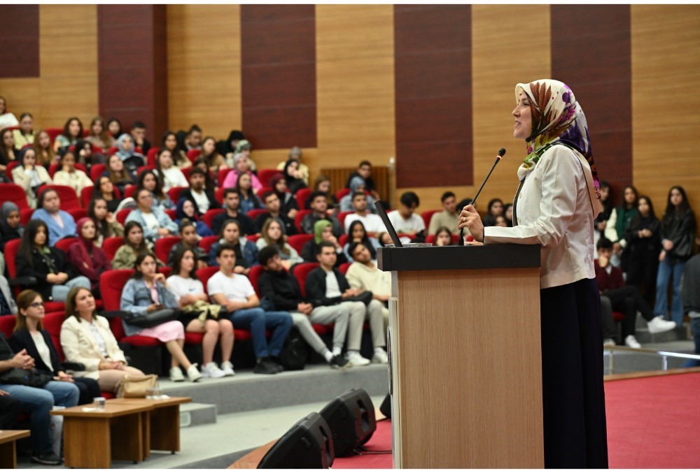 Kastamonu Üniversitesi’nde oryantasyon programı devam ediyor
