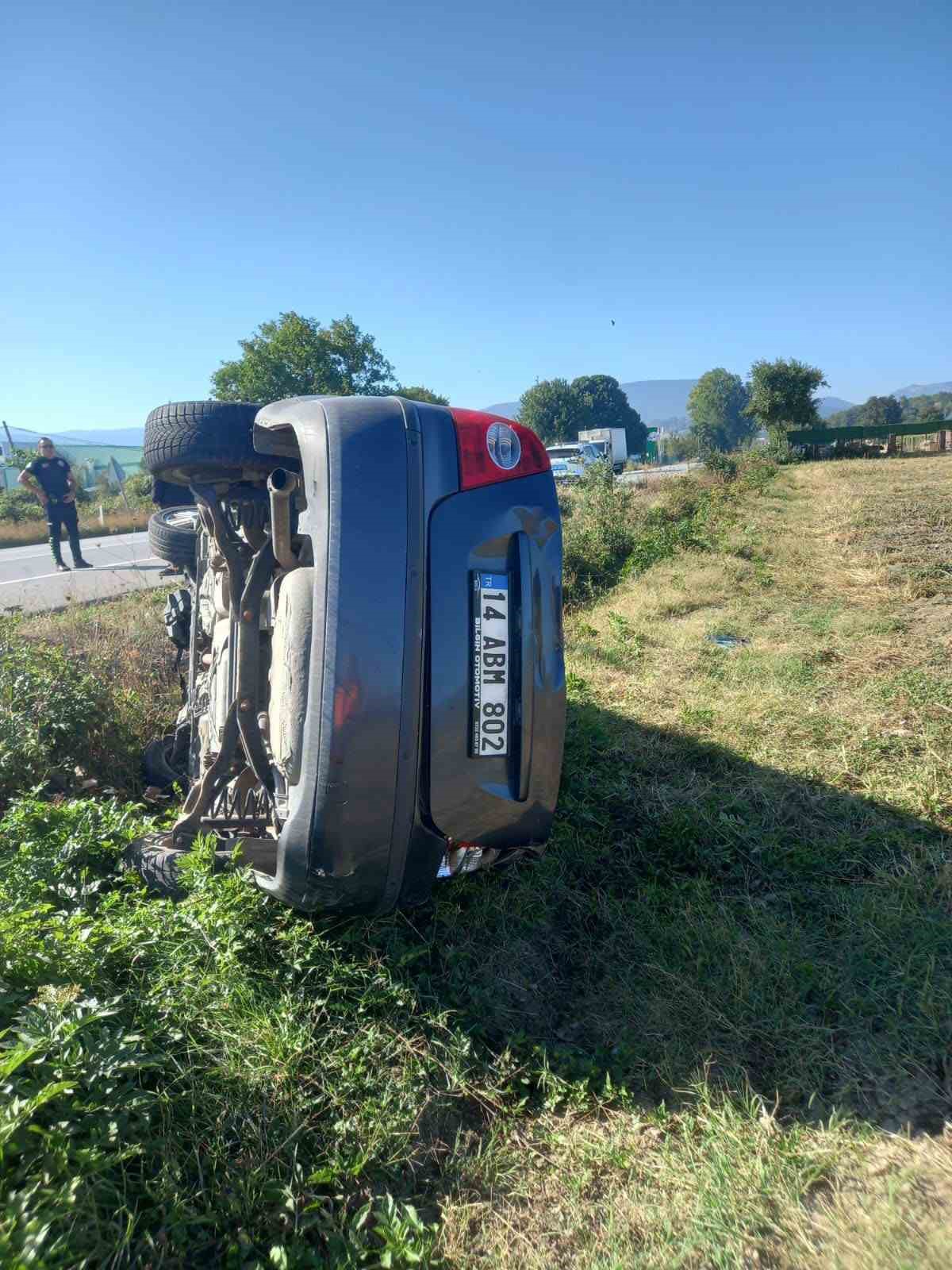 Bolu’da otomobil takla attı: Sürücü yara almadan kurtuldu
