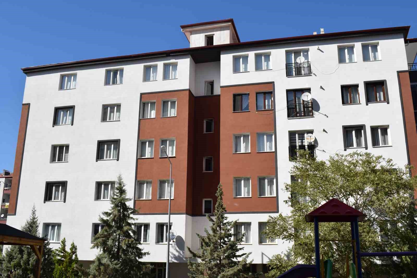 Malatya’da kayıp şahıs, apartmanın çatı katında ölü bulundu
