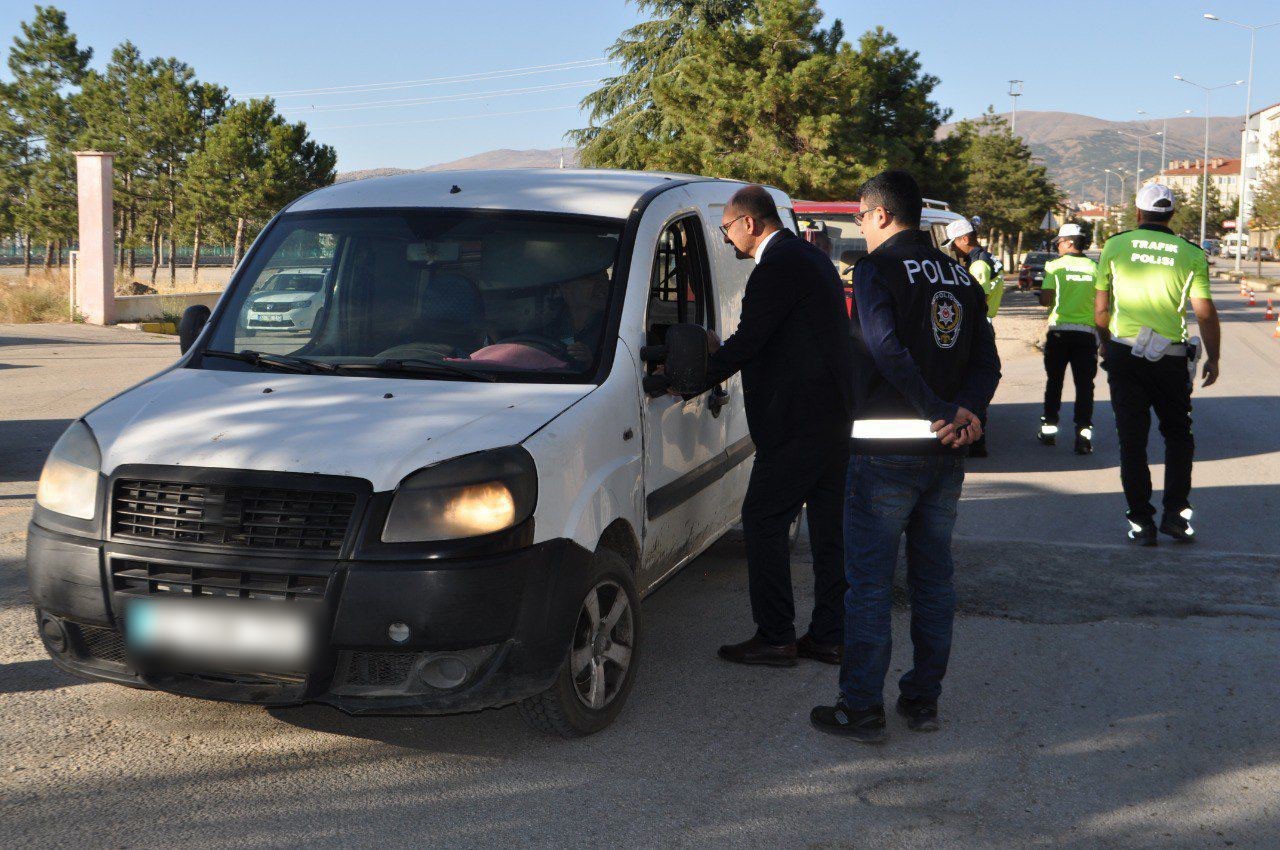 Yalvaç’ta motosiklet ve servis araçlarına yönelik denetimde 392 bin 279 TL para cezası kesildi