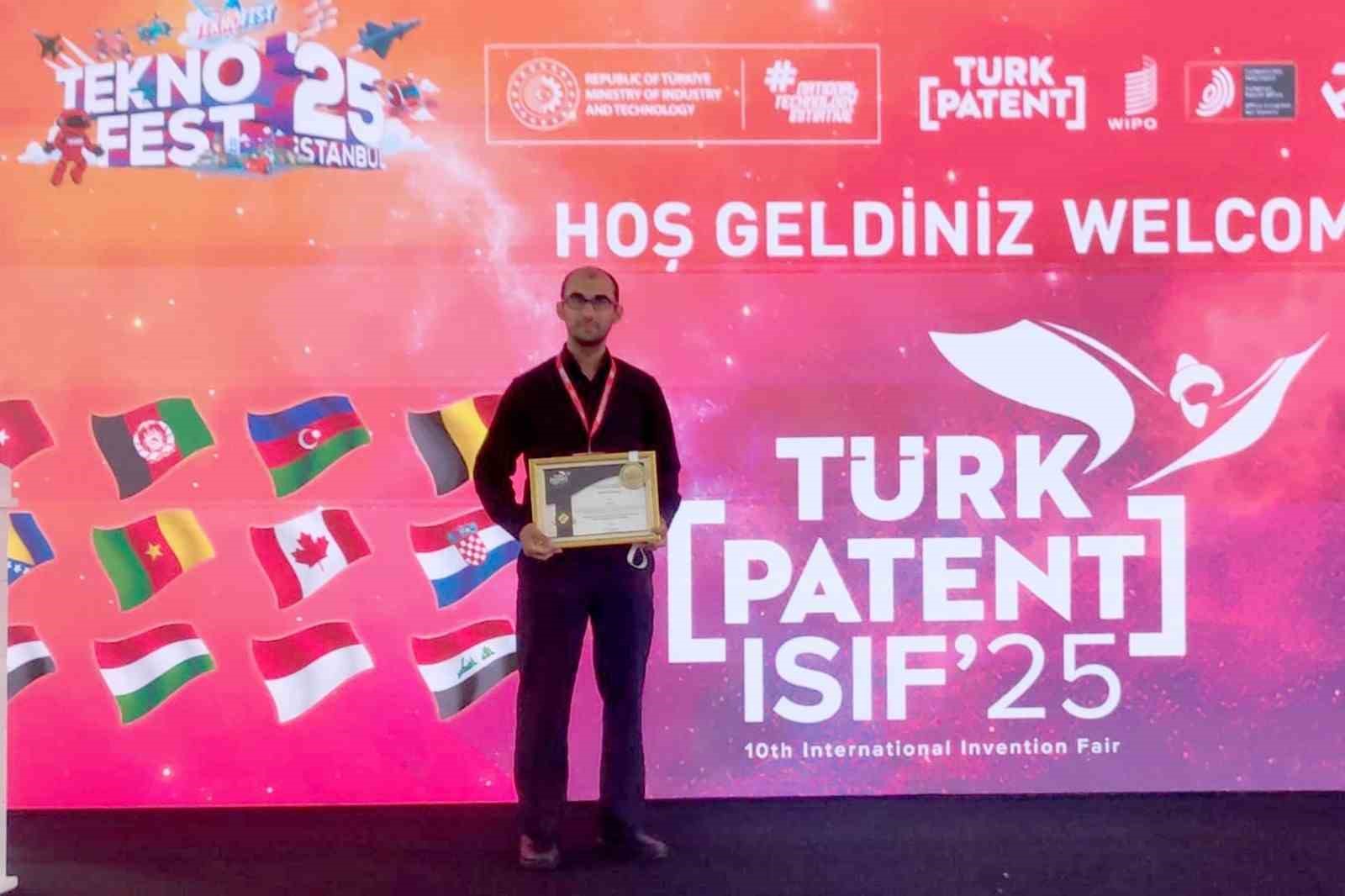 ALKÜ’lü öğrenci TEKNOFEST İSİF’25’te uluslararası altın ödül kazandı