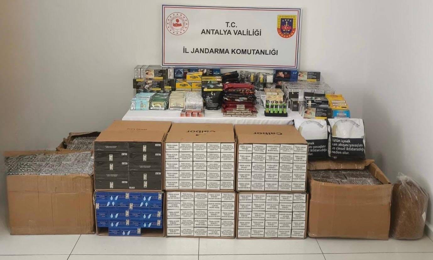 Kaş’ta jandarmadan kaçak sigara operasyonu