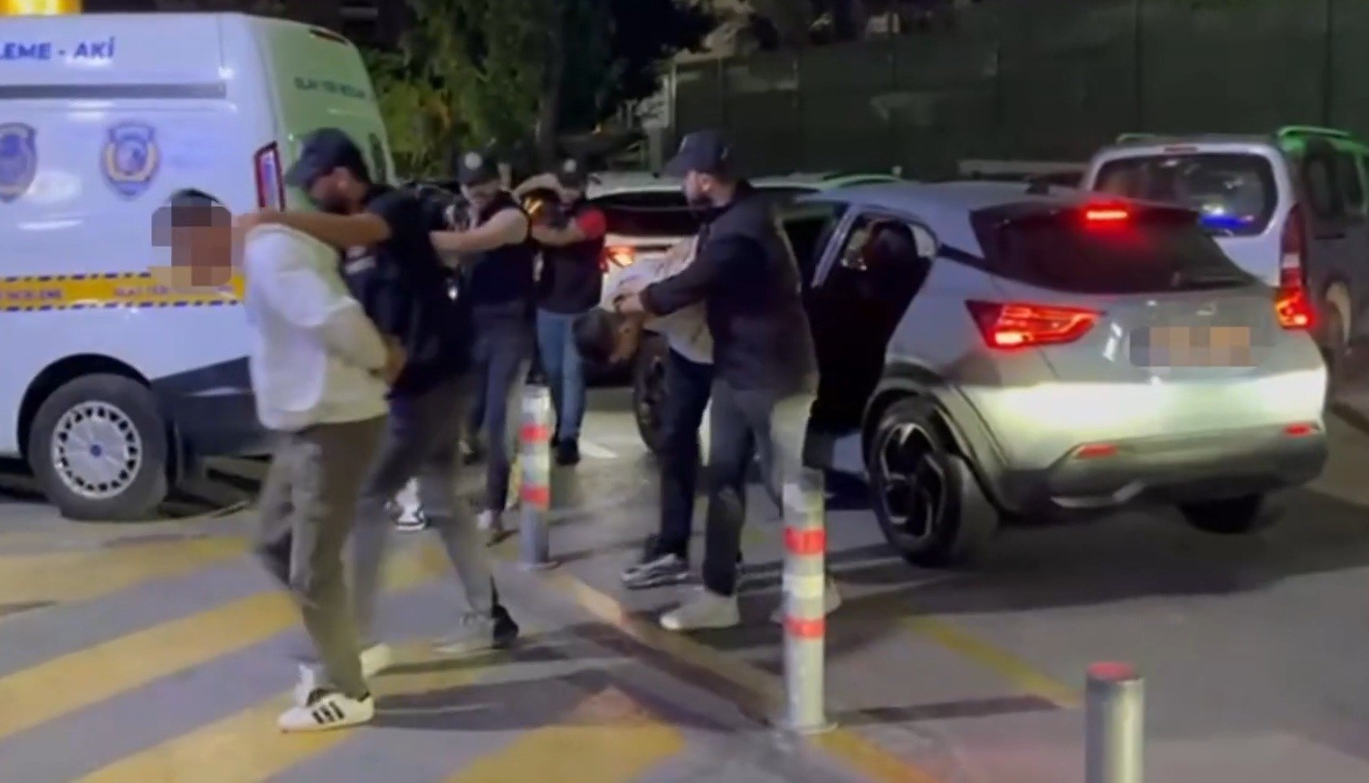 1 kişinin &ouml;ld&uuml;ğ&uuml;, 7 kişinin de yaralandığı kavgada 14 tutuklama
