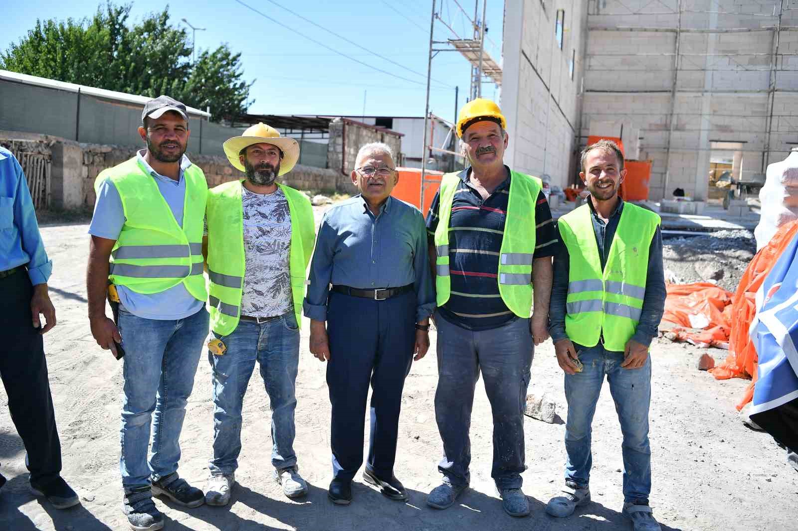 Başkan B&uuml;y&uuml;kkılı&ccedil;&rsquo;tan Eğribucak&rsquo;taki yeni itfaiye binasının inşaatına yerinde inceleme
