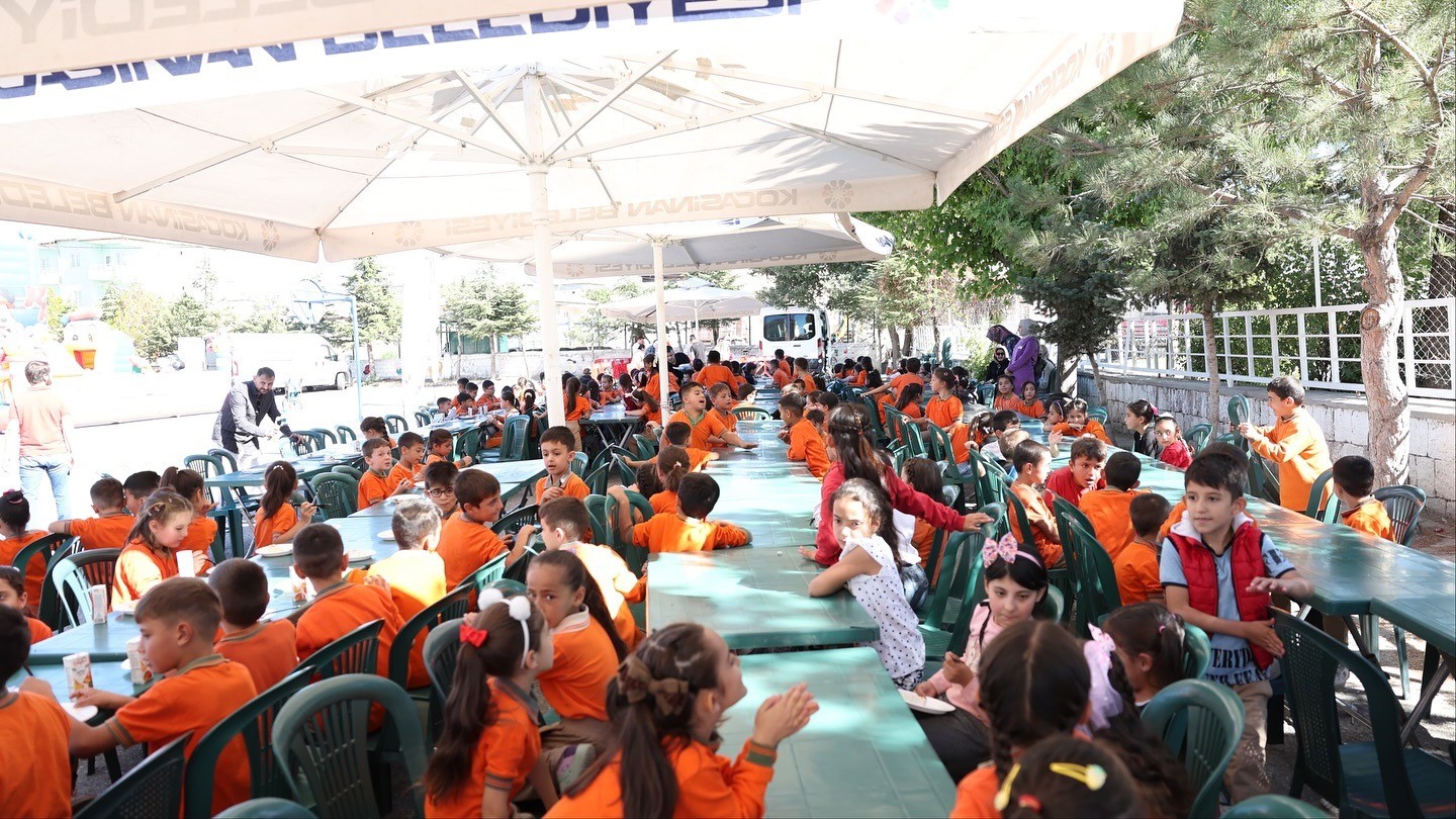 Başkan &Ccedil;olakbayrakdar: "Her &ccedil;ocuk bir tebess&uuml;mle d&uuml;nyayı g&uuml;zelleştirir"
