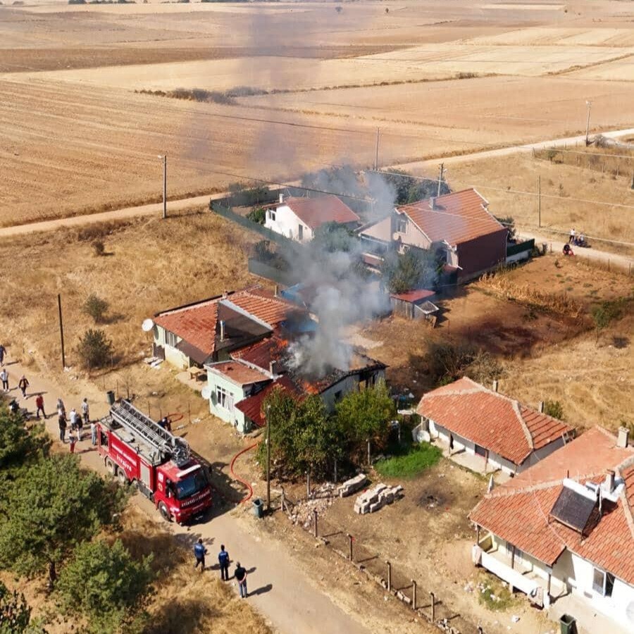 Babaeski’de ev yangını korkuttu