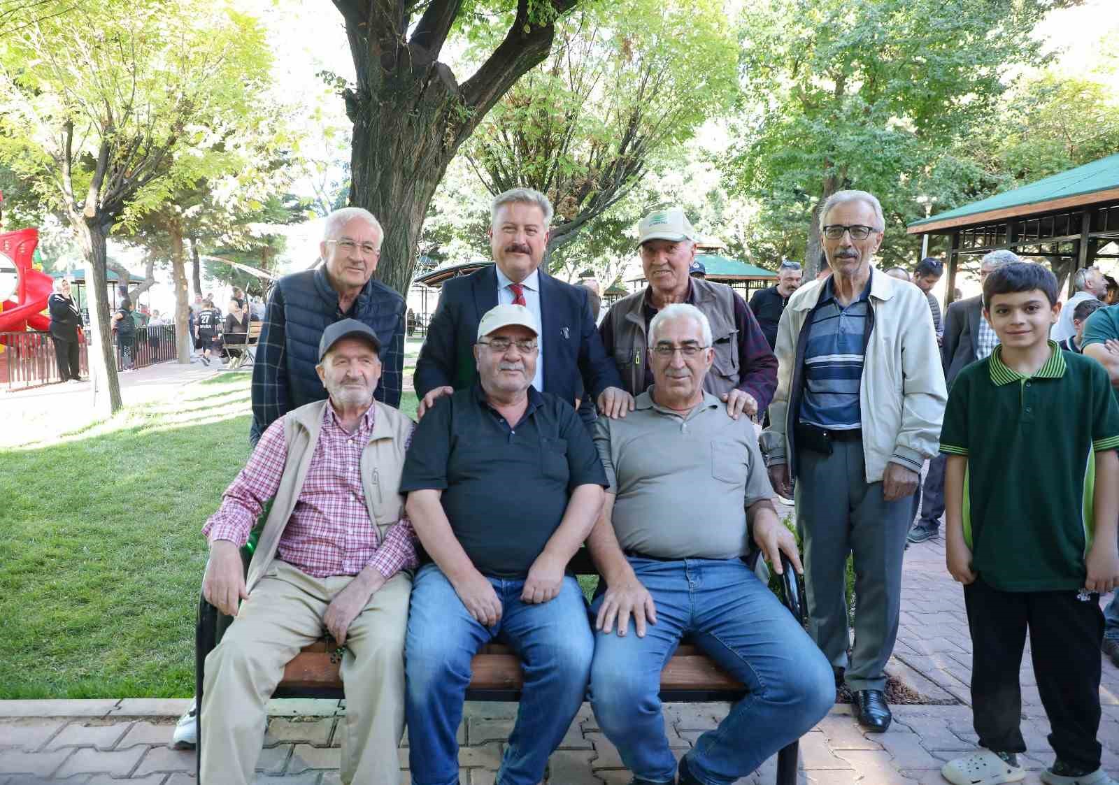 Melikgazi Belediyesi, Bah&ccedil;elievler Mahallesi&rsquo;ndeki parkı yenileyerek yaşam alanına d&ouml;n&uuml;şt&uuml;rd&uuml;
