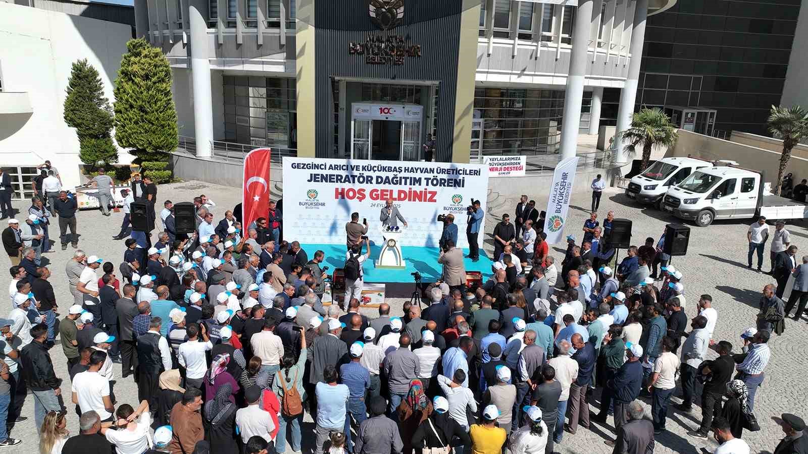 Malatya’da üreticilere 444 jeneratör ve 200 sıvat dağıtıldı