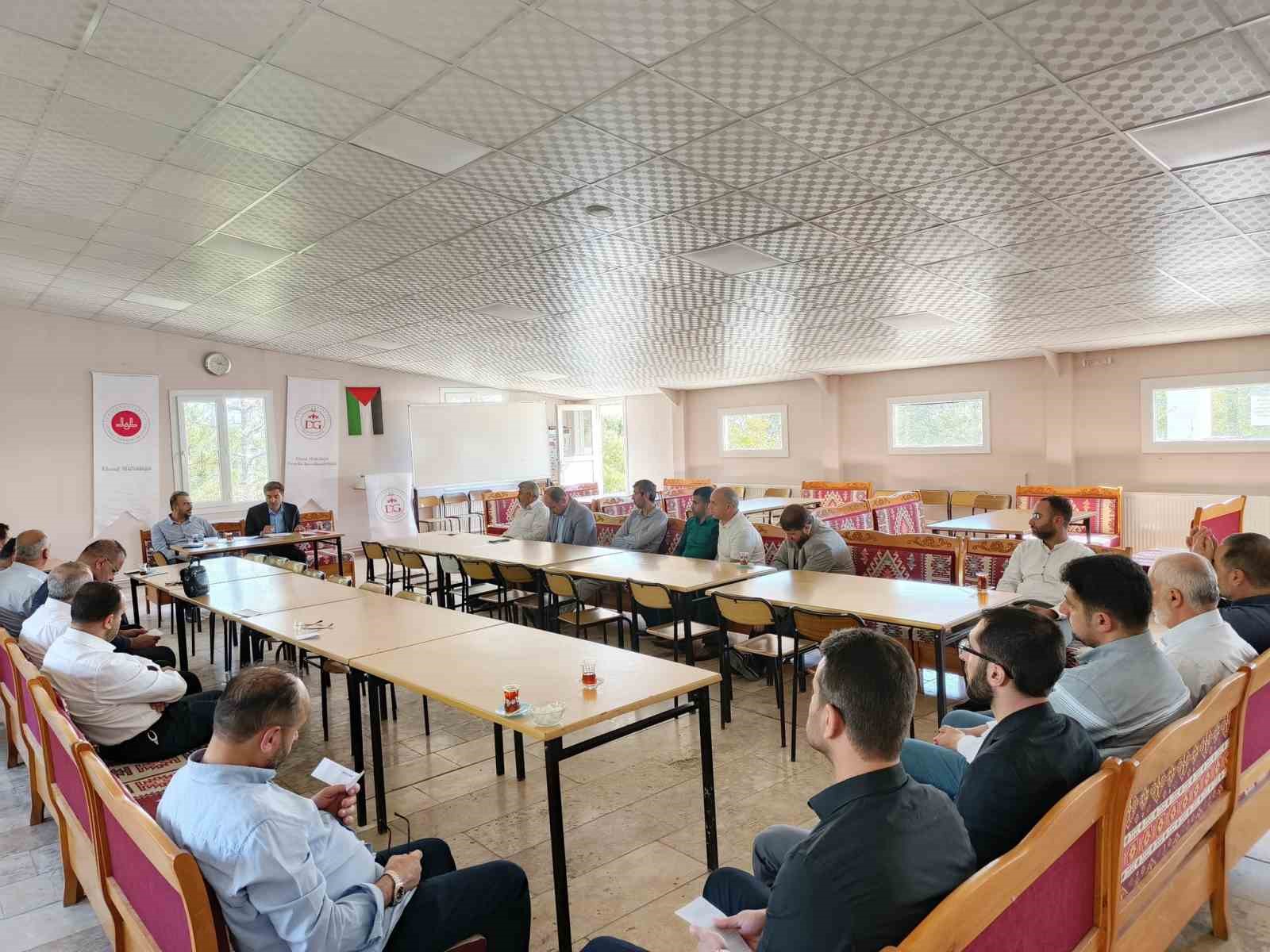 Elazığ’da  "Oku-yorum" Projesi