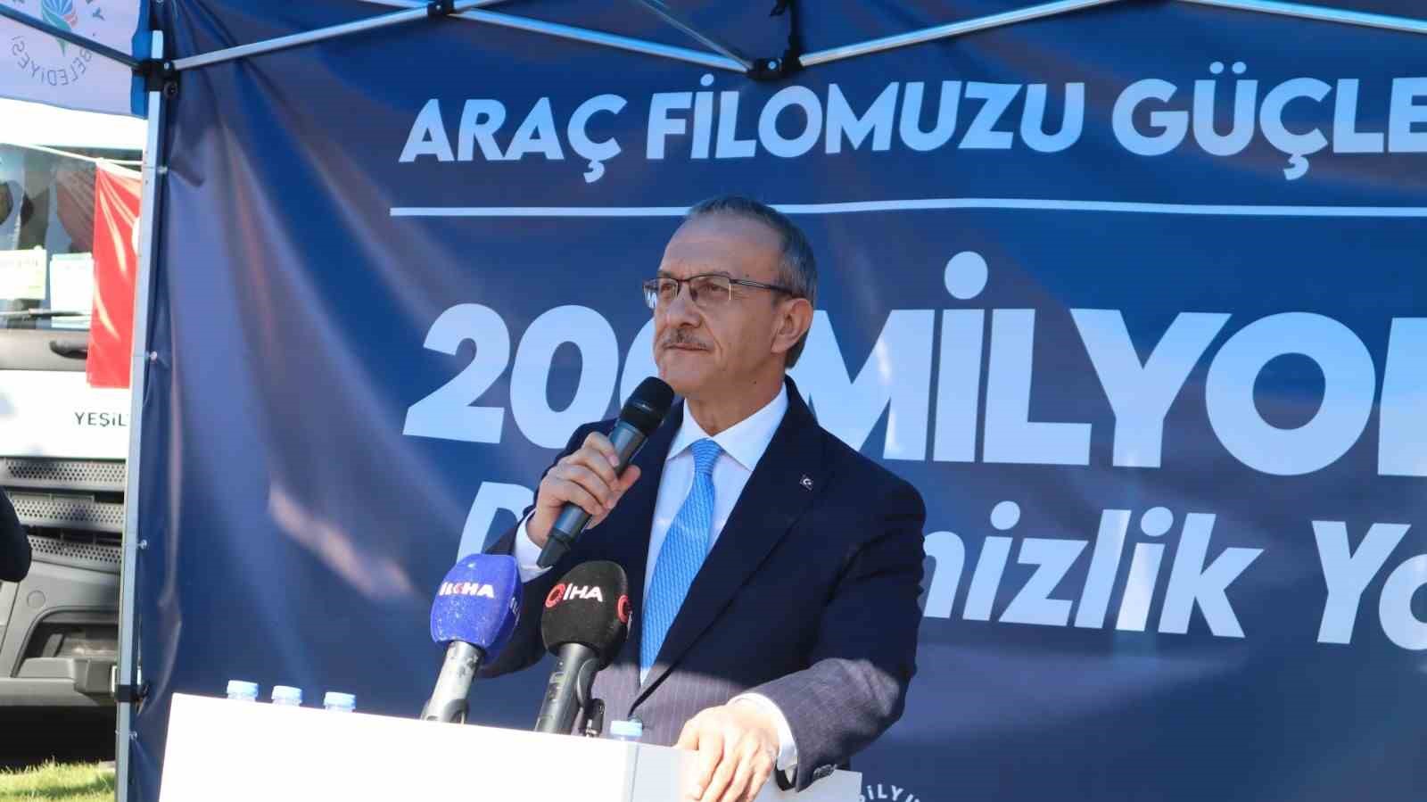 Yeşilyurt Belediyesi temizlik ara&ccedil; filosunu g&uuml;&ccedil;lendirdi
