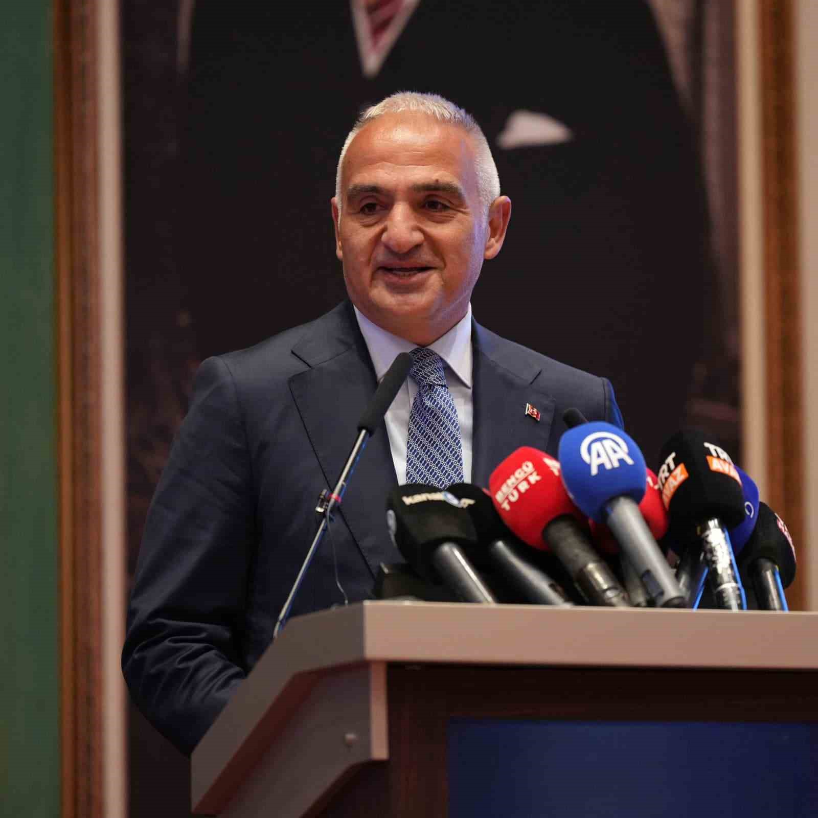 Bakan Ersoy, İsmail Bey Gaspıralı Anma Programı&rsquo;na katıldı: "İsmail Bey Gaspıralı, &lsquo;Dilde, Fikirde, İşte Birlik&rsquo; şiarını ger&ccedil;ekleştirmiş bir insandır"
