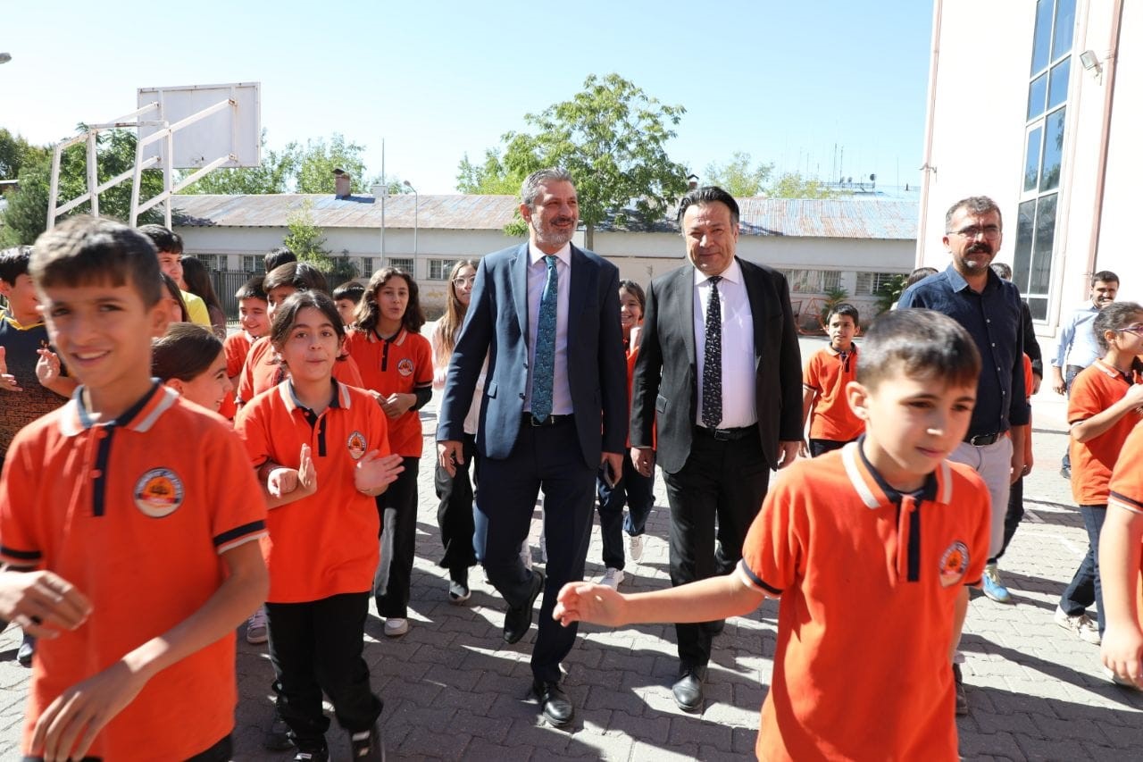 Tunceli&rsquo;de &ouml;ğrencilere Skolyoz taraması yapılmaya başlandı
