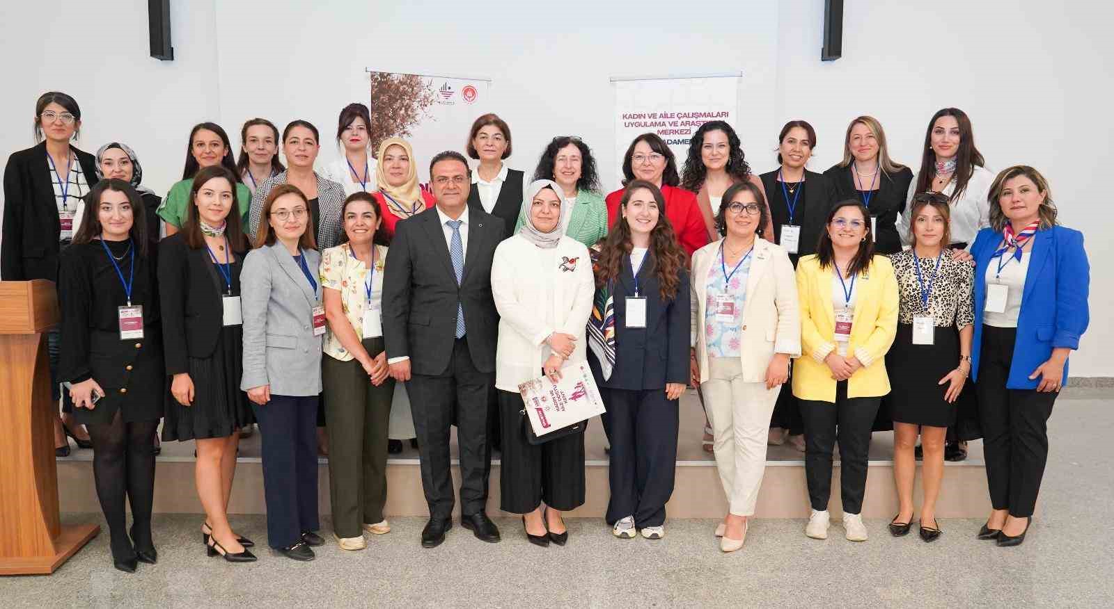 Kilis 7 Aralık Üniversitesi "Kadın ve Aile Dostu Kent Çalıştayı"na ev sahipliği yaptı