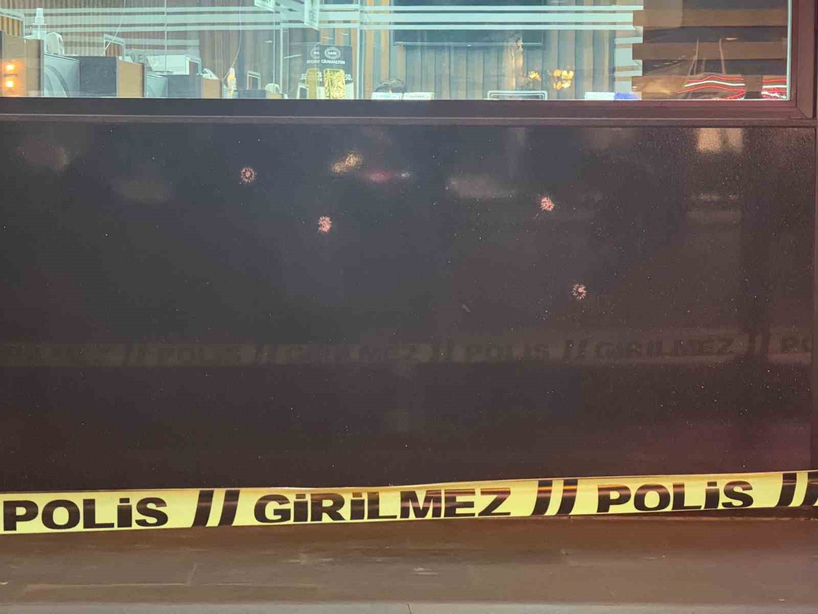 Beylikdüzü’nde kuyumcuya silahlı saldırı
