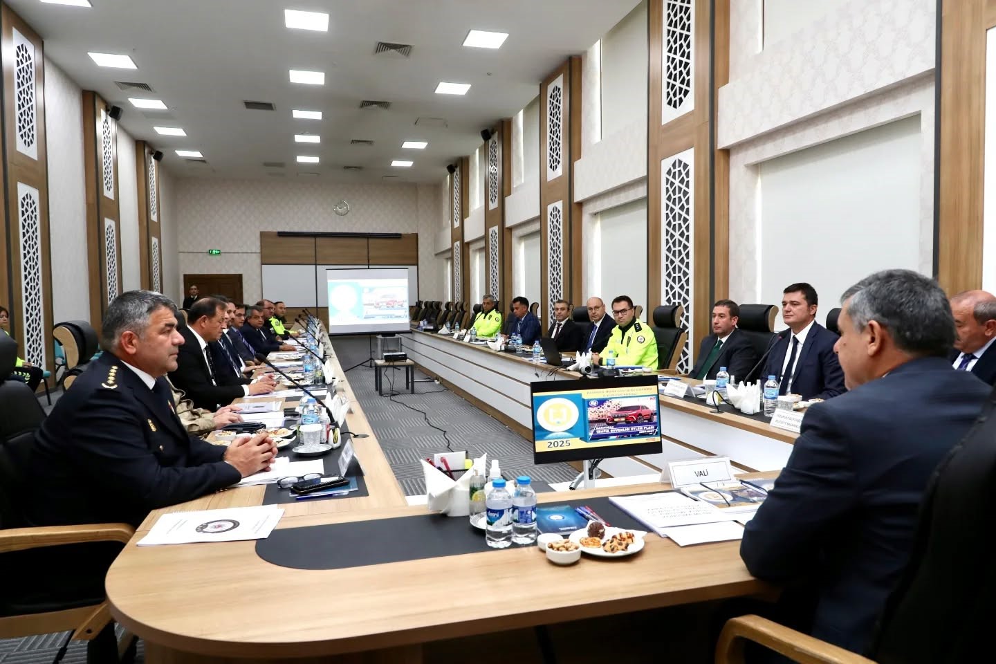 UKOME Vali &Ccedil;ift&ccedil;i başkanlığında toplandı
