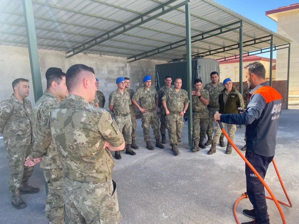 Komandolara verilen ‘Enkazda Arama ve Kurtarma Eğitimi’ tamamlandı