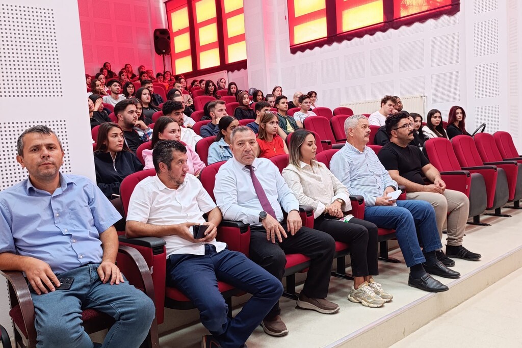 Emet MYO’da 2025-2026 eğitim-öğretim yılı oryantasyon program