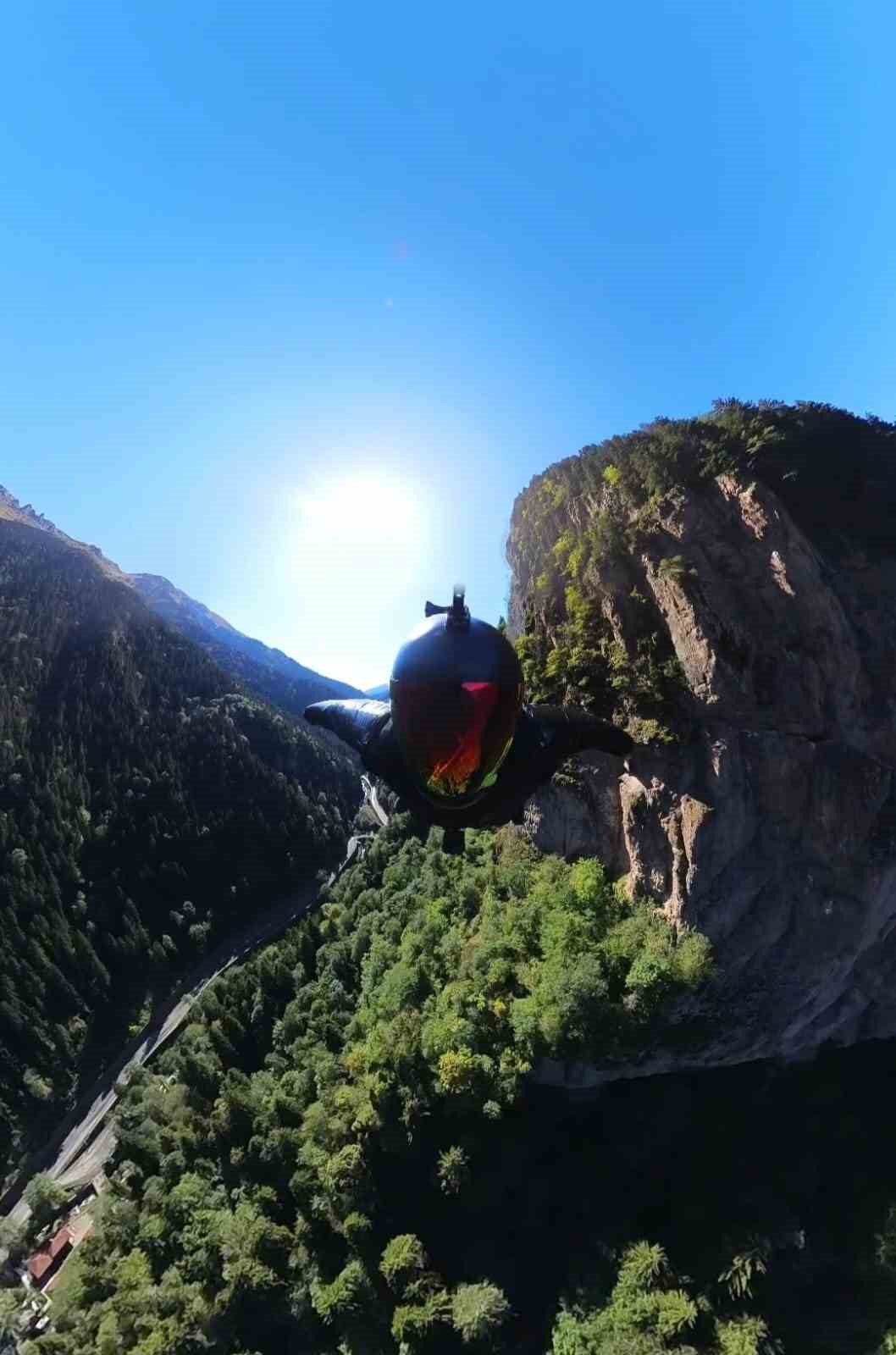 S&uuml;mela&rsquo;ya yarasa u&ccedil;uşu
