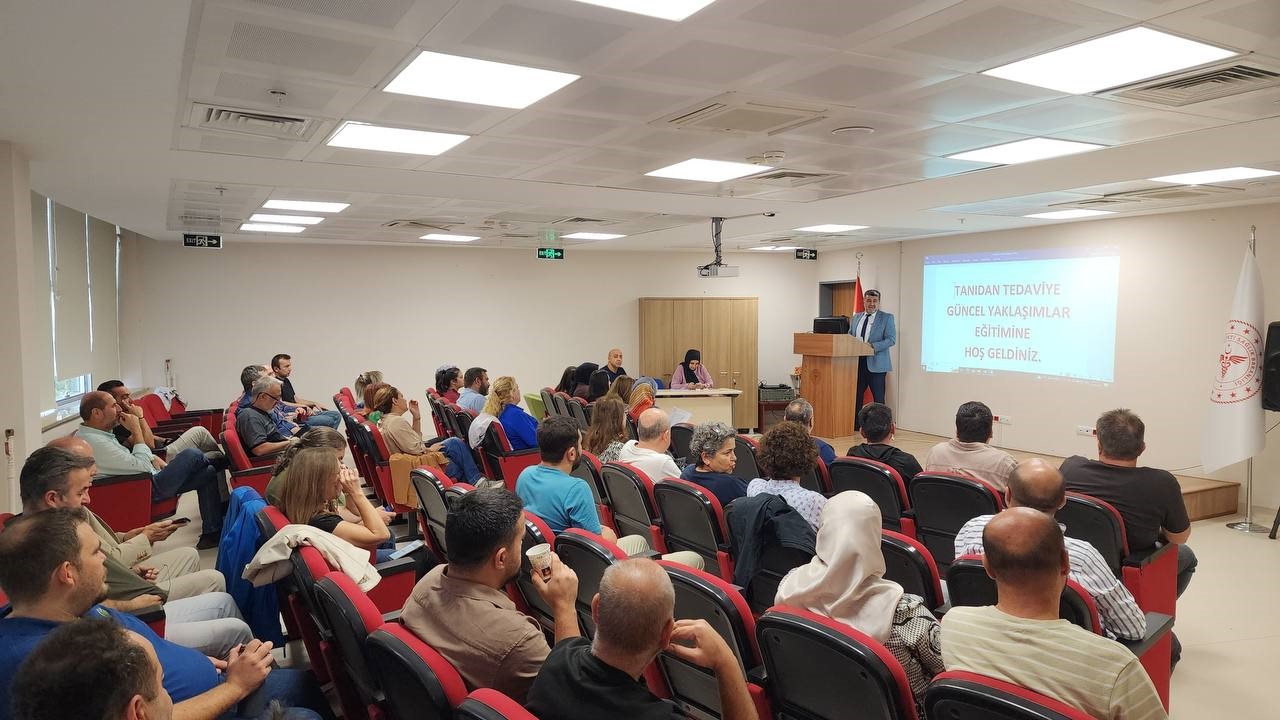 Aile hekimlerine ’deri hastalıkları eğitimi’ verildi