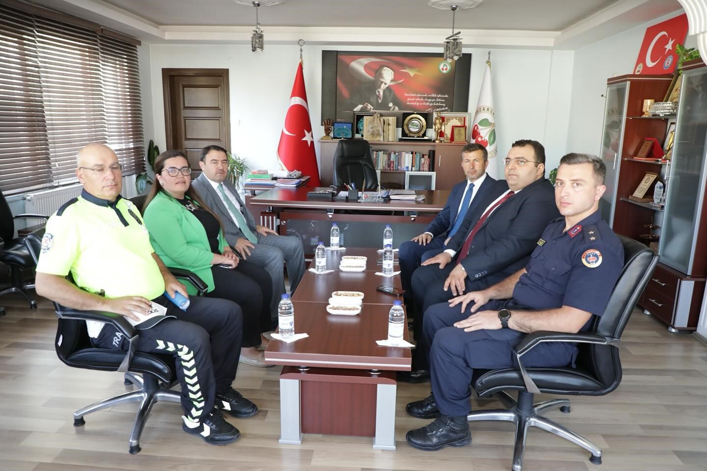 Vali Işın, Pazarlar&rsquo;da y&uuml;r&uuml;t&uuml;len projeler ve yatırımları inceledi
