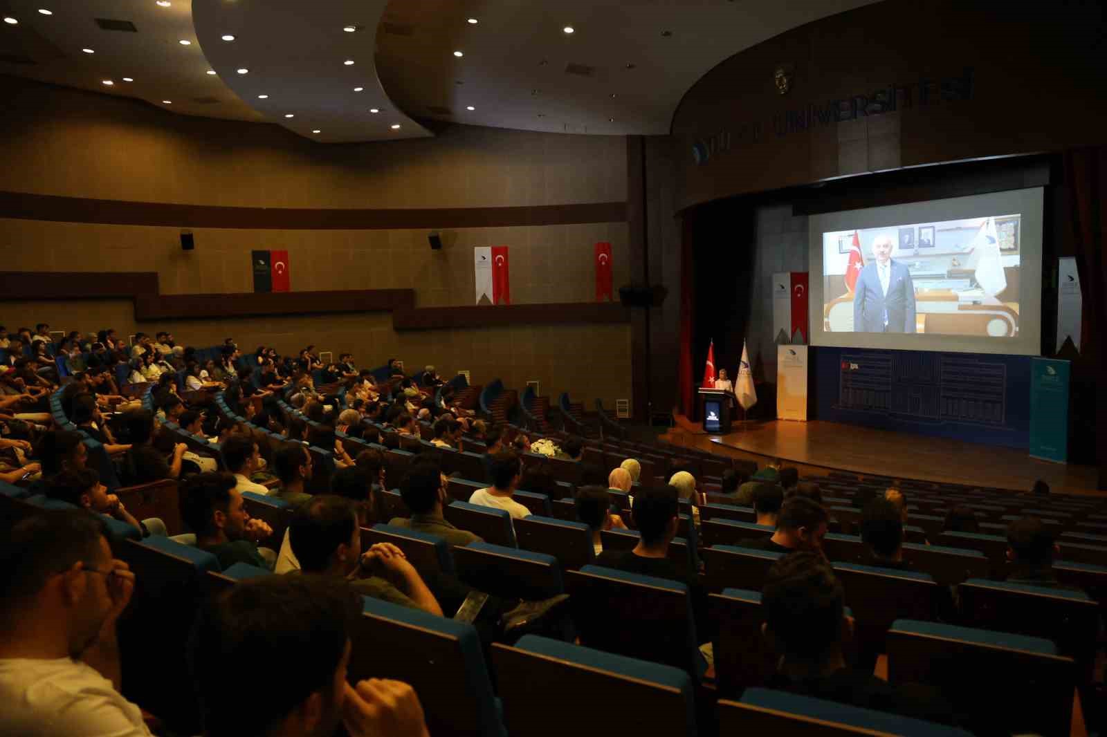 Düzce Üniversitesinde oryantasyon programları başarıyla tamamlandı