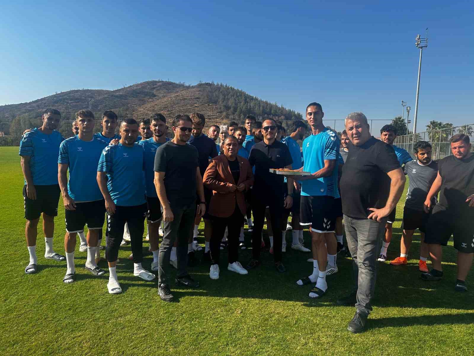 Söke 1970 Spor Kulübü’ne baklavalı moral