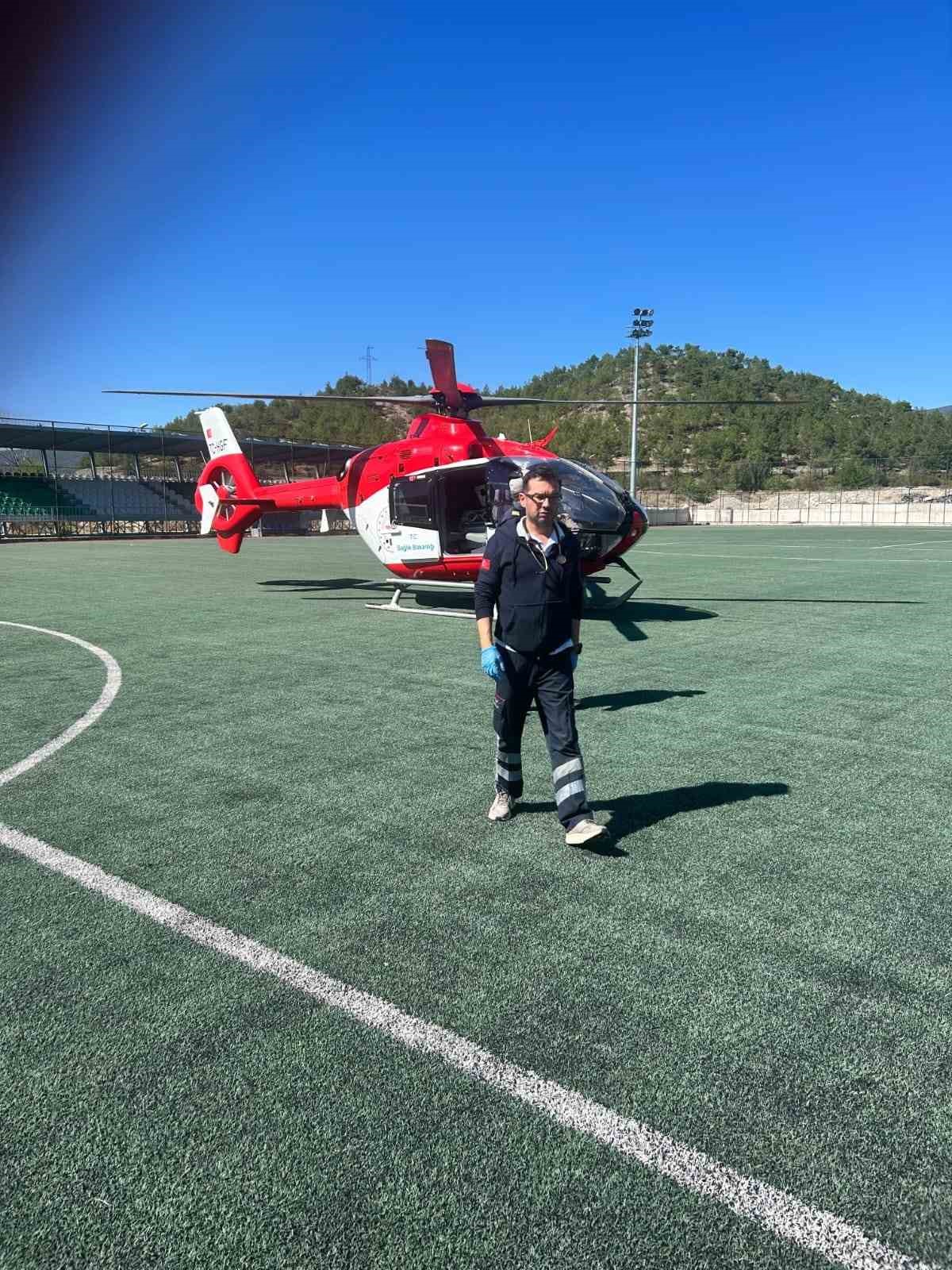 Sinop’ta ambulans helikopter yeni doğan bebek için havalandı
