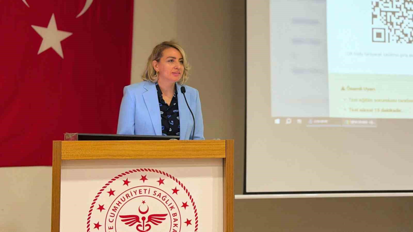 &rsquo;Tanıdan Tedaviye G&uuml;ncel Yaklaşımlar&rsquo; eğitimi Yunus Emre Devlet Hastanesi&rsquo;nde başladı
