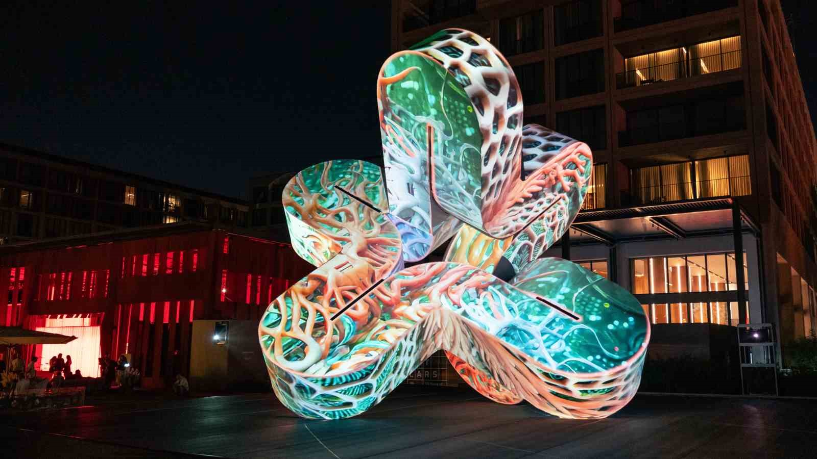 Güvenç Özel’in ‘Neuroflux’ı Contemporary Istanbul’da sergileniyor