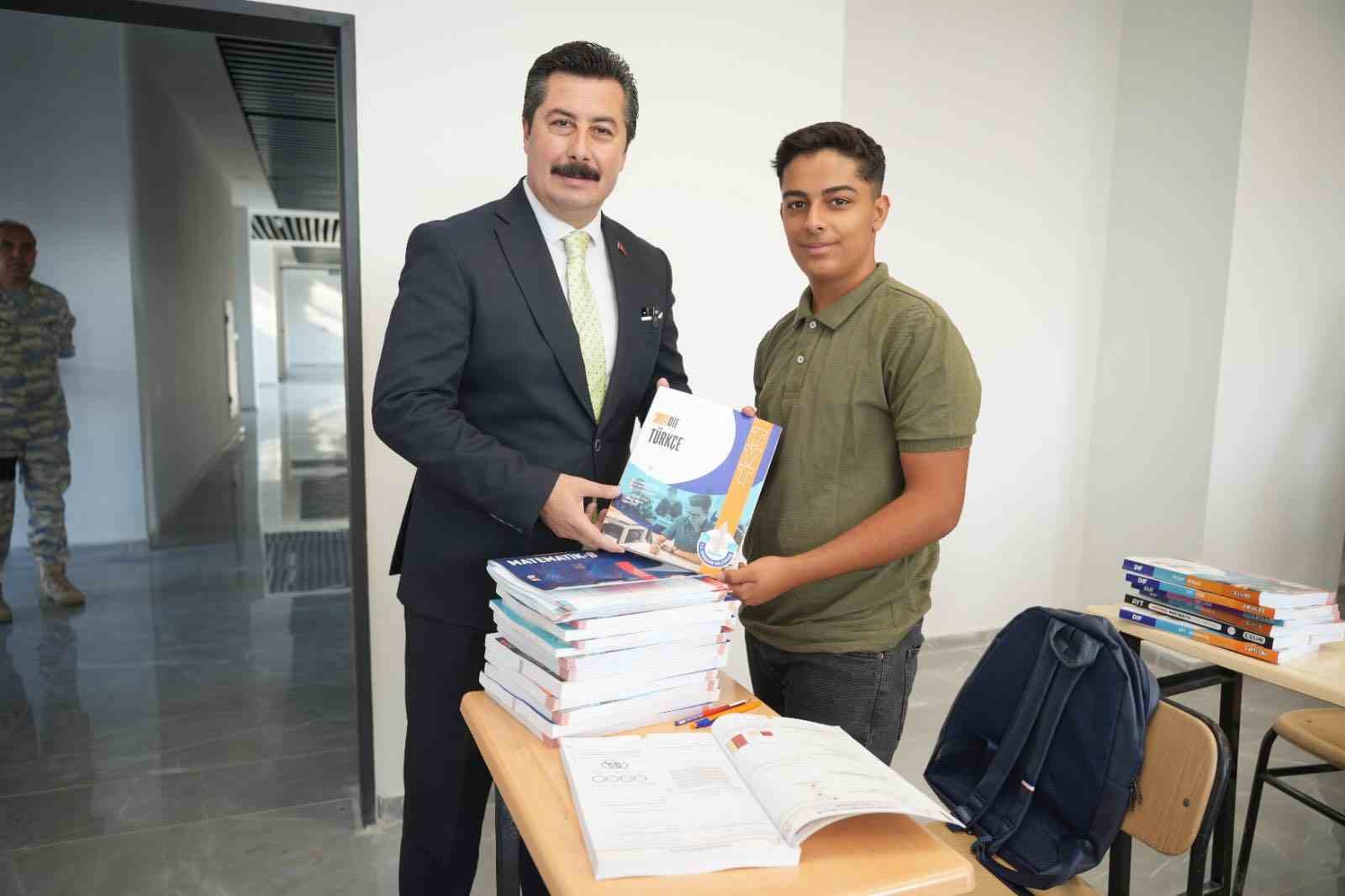 Yenişehir’de üniversiteye hazırlanan öğrencilere destek