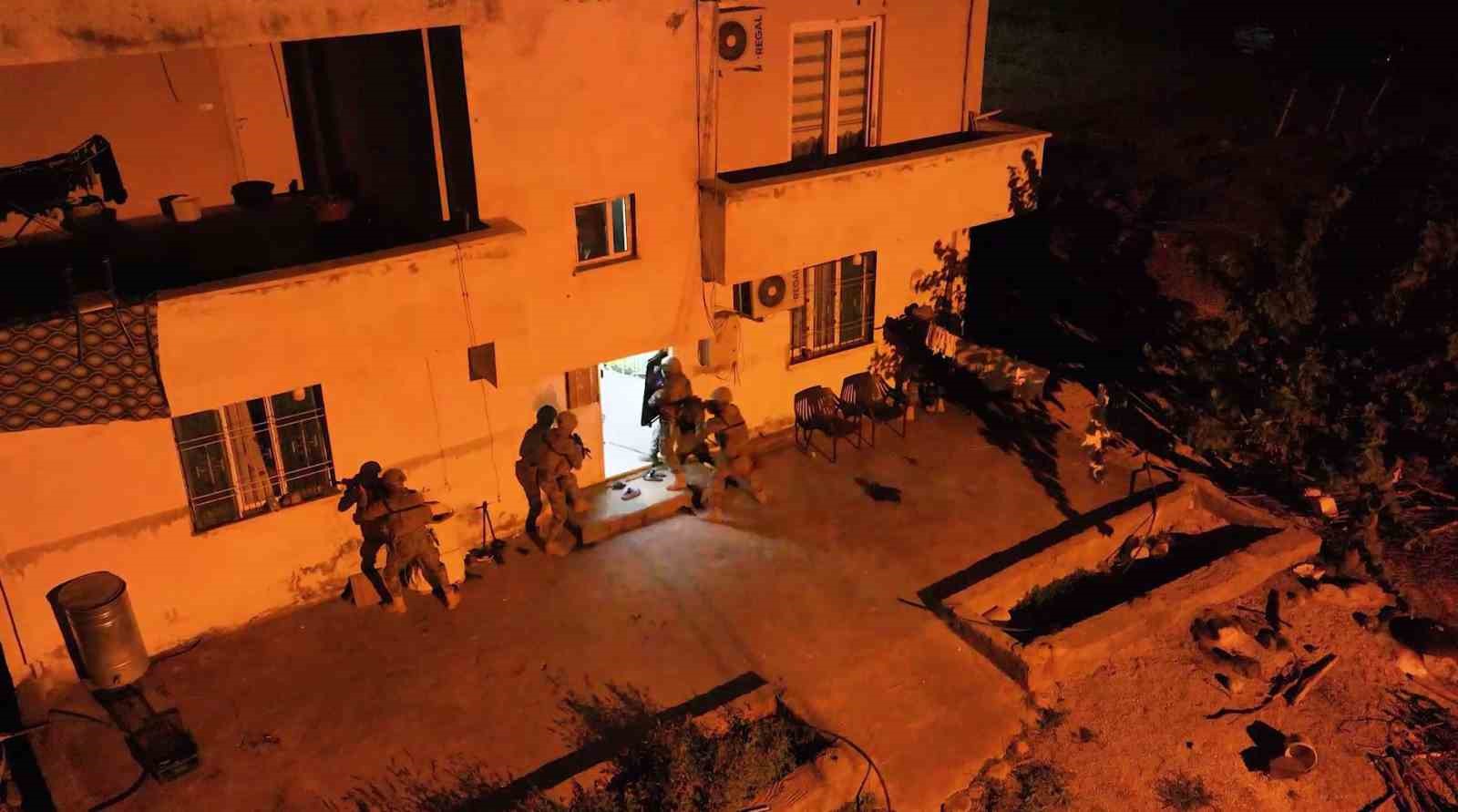 Uyuşturucuyu köy evine sakladı, polise yakayı ele verdi