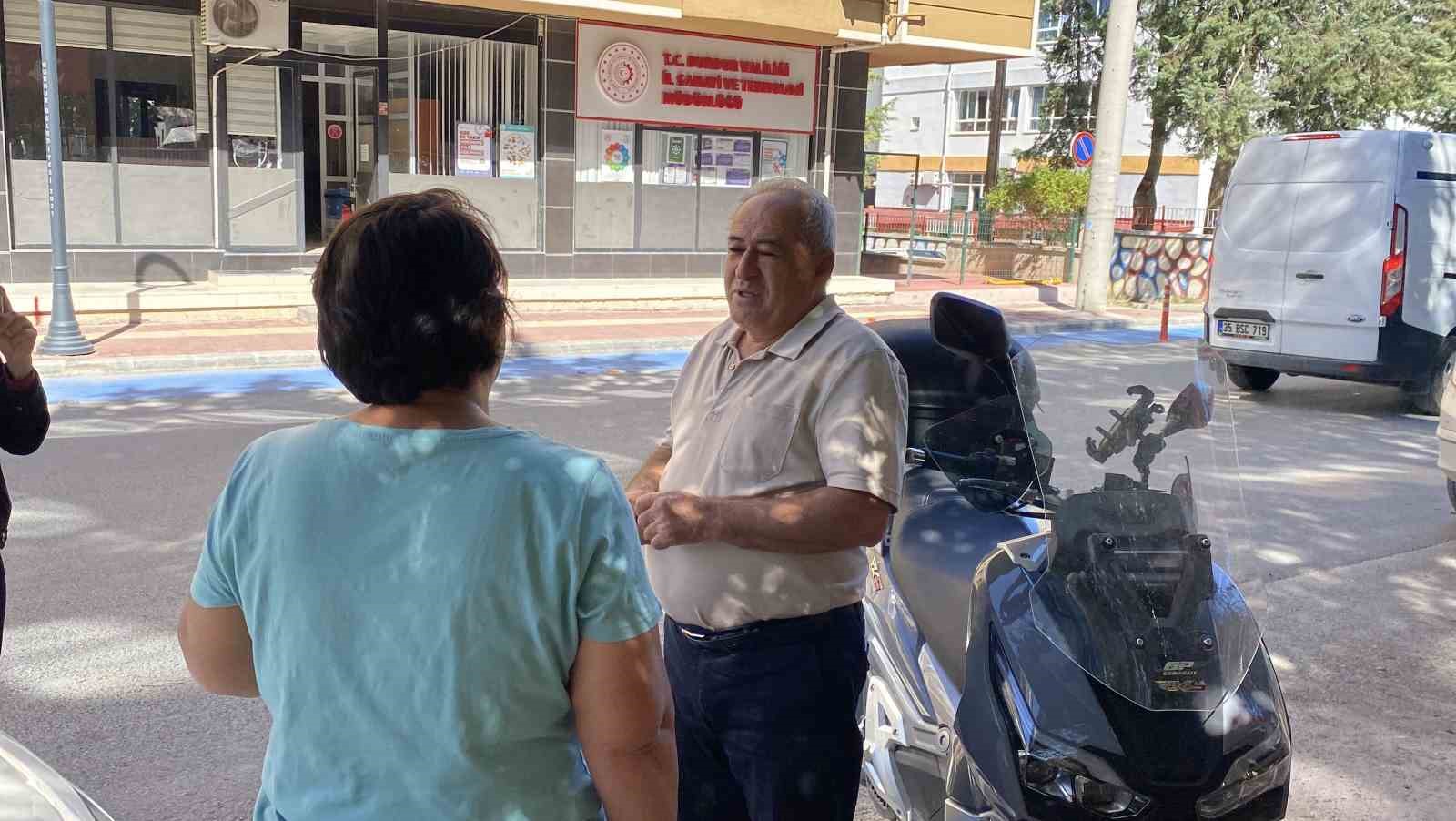 Burdur&rsquo;da sokak k&ouml;peklerinin saldırdığı kadın yaralandı
