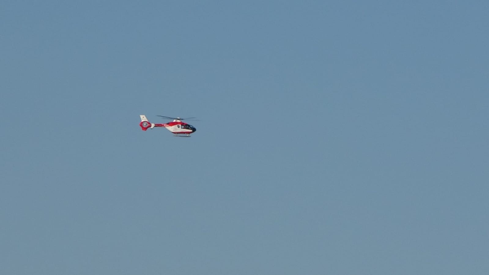 Bah&ccedil;esaray ve &Ccedil;atak&rsquo;tan hastalar helikopterle Van&rsquo;a nakledildi
