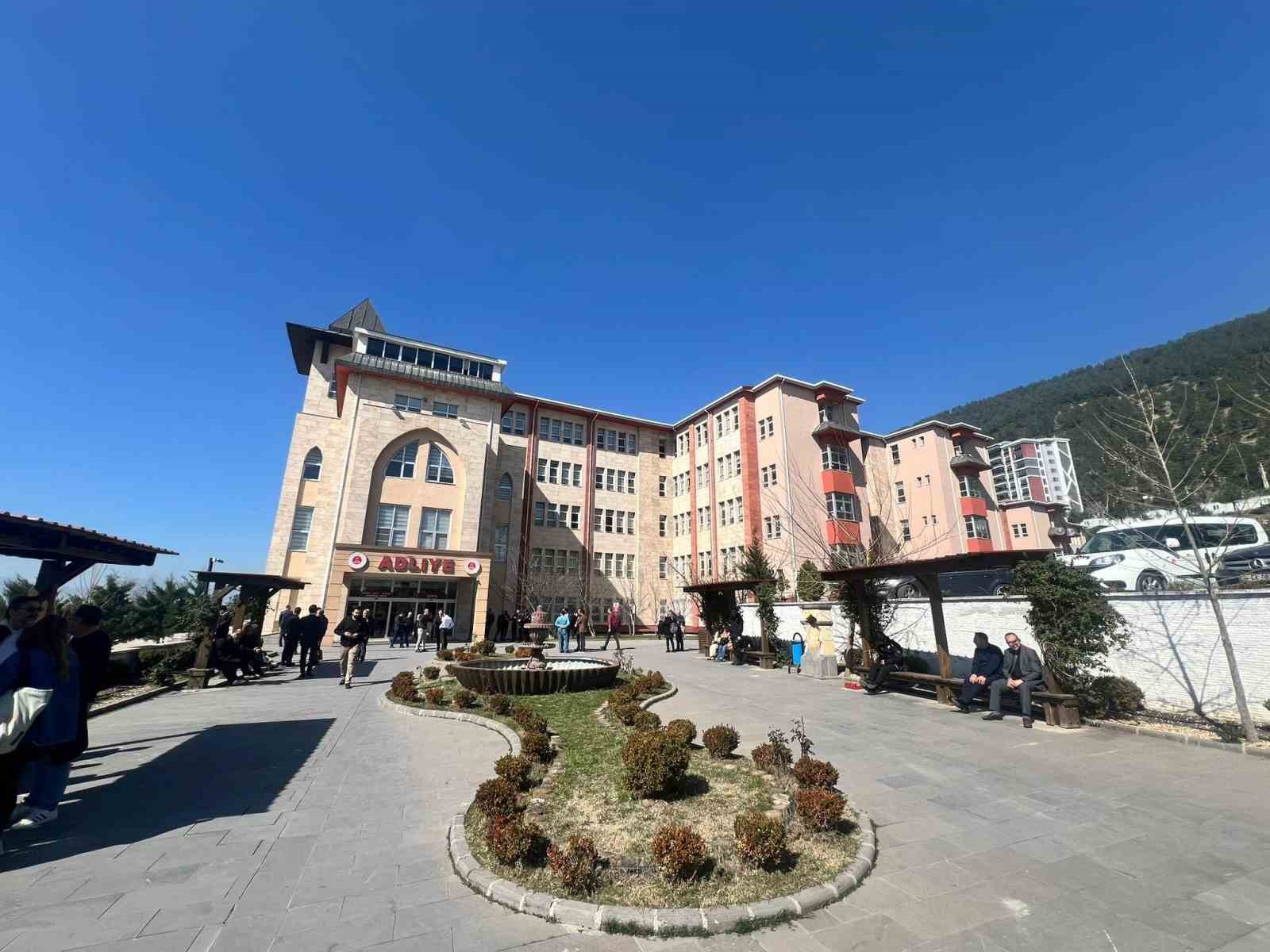 Eski eş katili hakim karşısına çıktı: "Hastanede, kalabalığın içinde seni öldüreceğim" diye tehdit etmiş