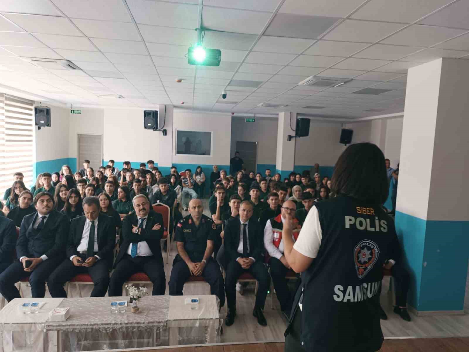 Çarşamba’da lise öğrencilerine bağımlılıkla mücadele semineri