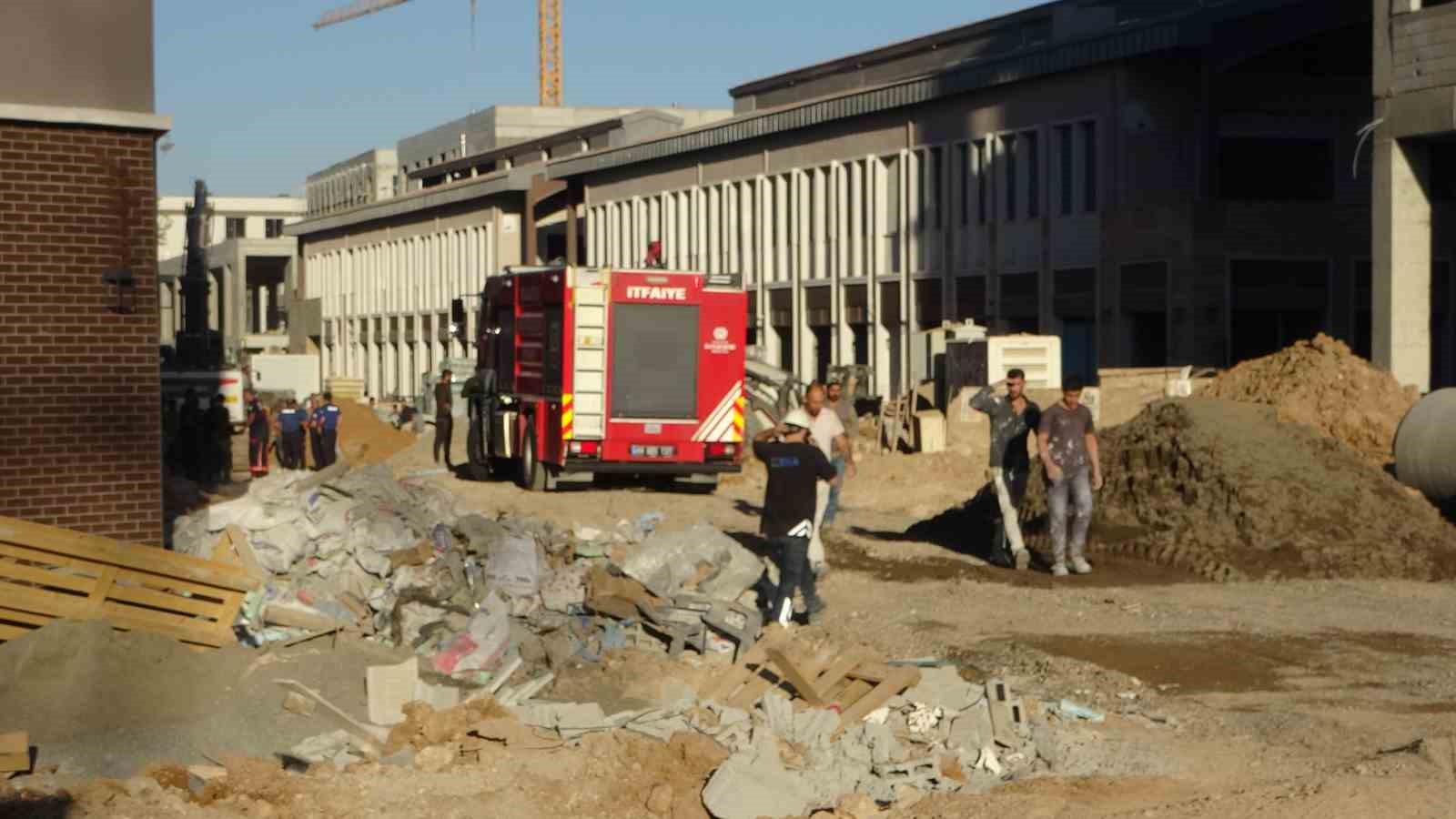 Malatya&rsquo;da &ccedil;arşı inşaatında g&ouml;&ccedil;&uuml;k: 1 yaralı
