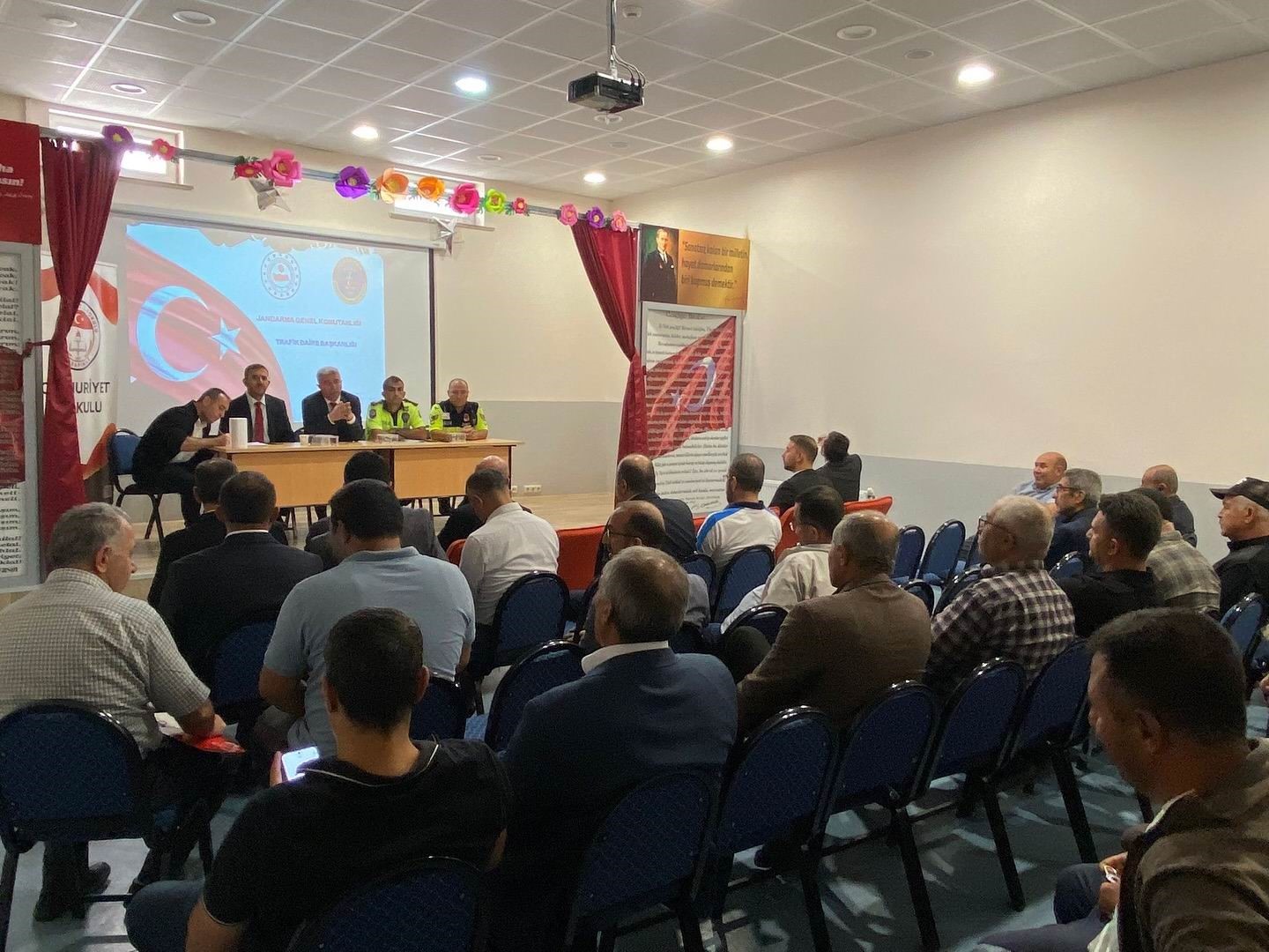 Karapınar&rsquo;da taşımalı eğitim şof&ouml;rleri bilgilendirildi
