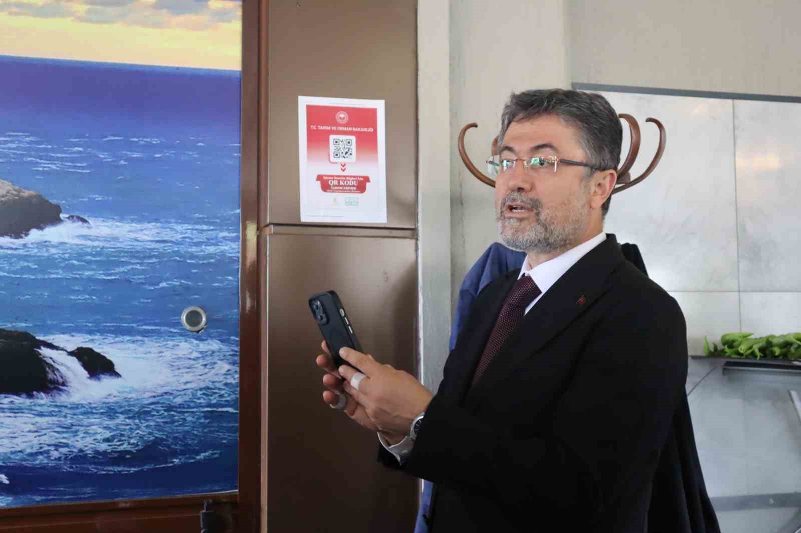 Bakan Yumaklı: "Karekod uygulaması gıda g&uuml;venliğini sağlamak i&ccedil;in t&uuml;m işletmelerde yaygınlaşmalı"
