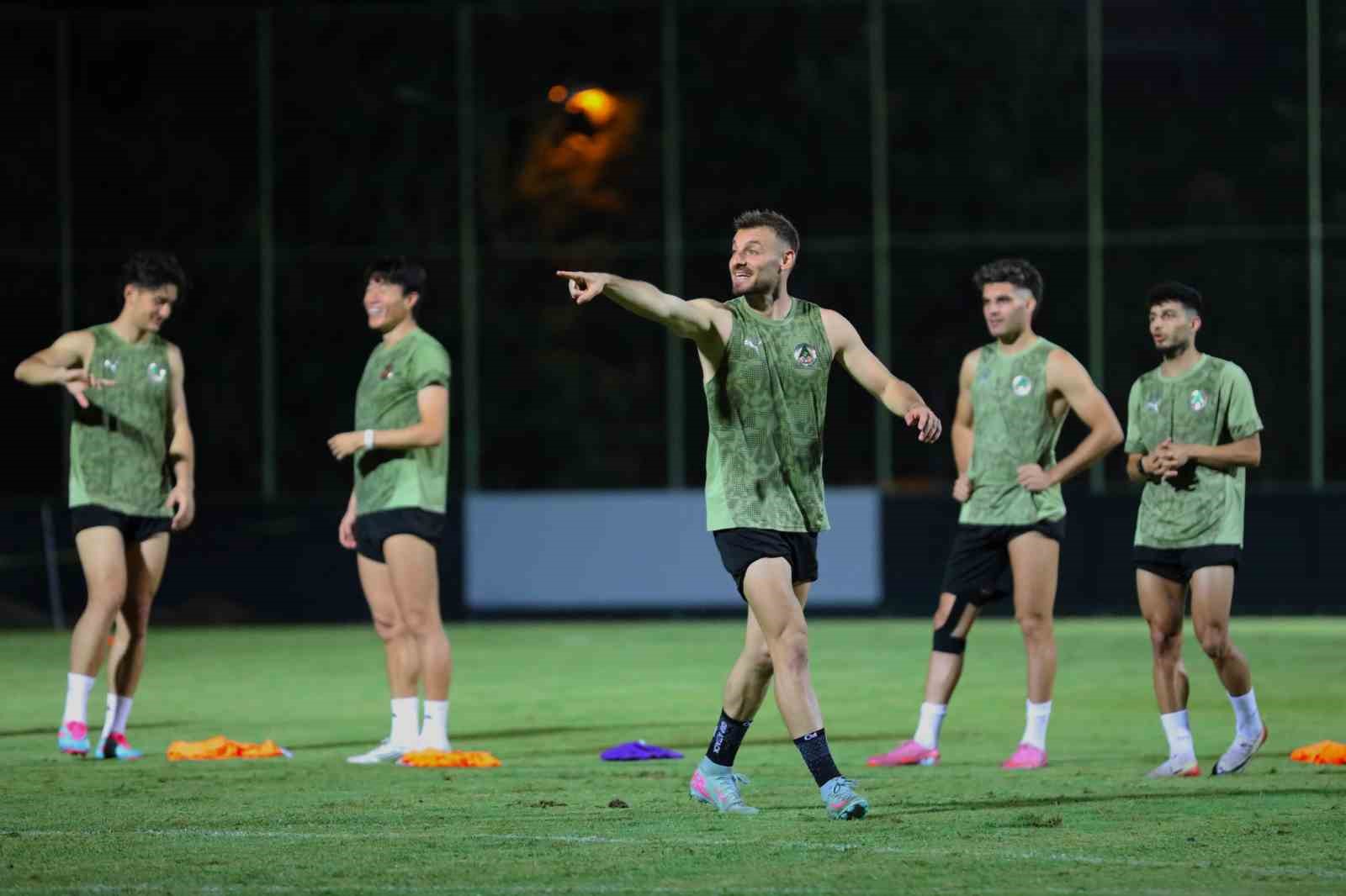 Alanyaspor, Galatasaray maçı hazırlıklarını tamamladı