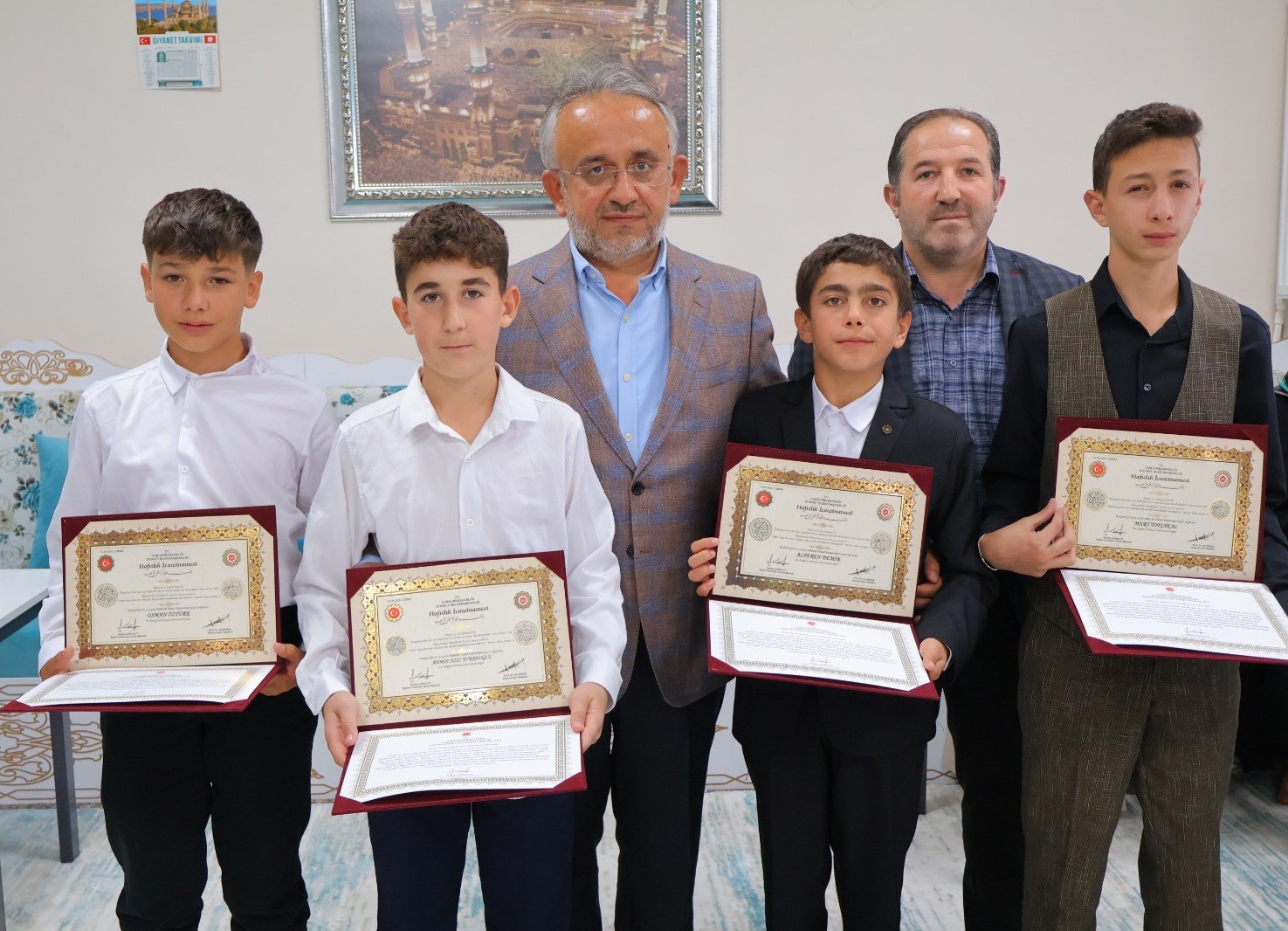 Hafızlar belgelerine kavuştu