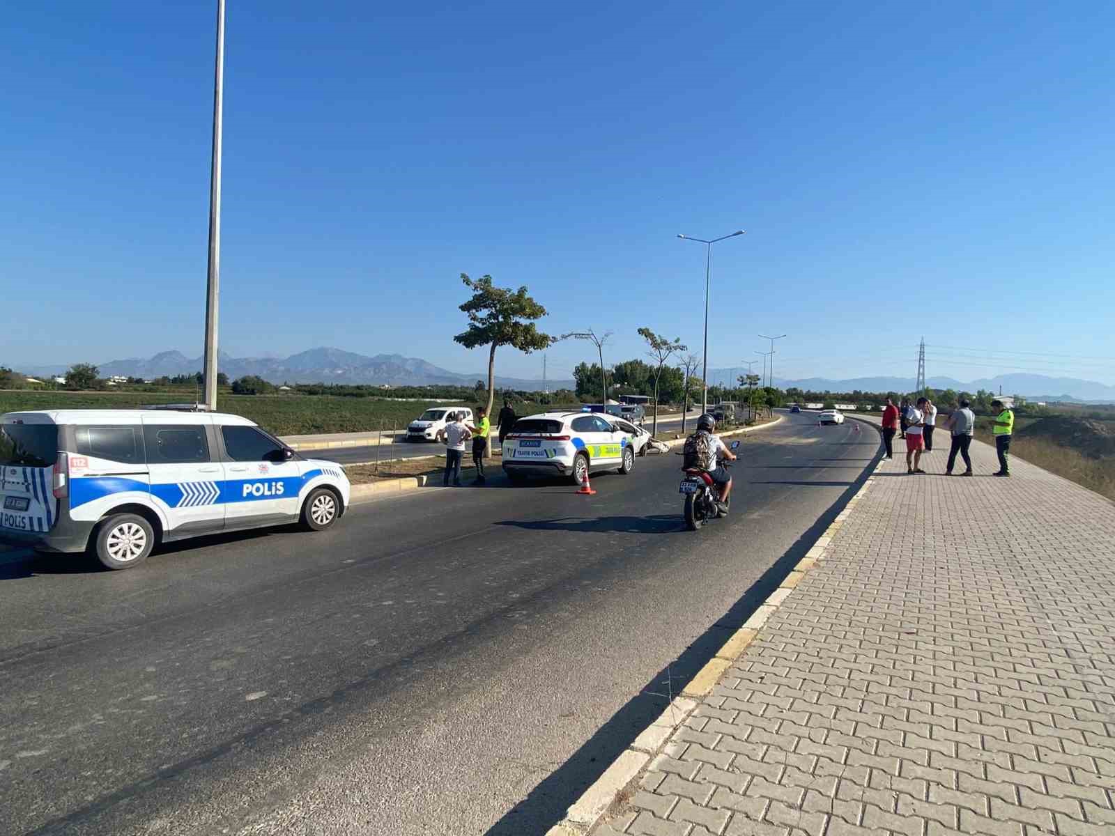 Serik’te iki otomobil çarpıştı: 1 yaralı