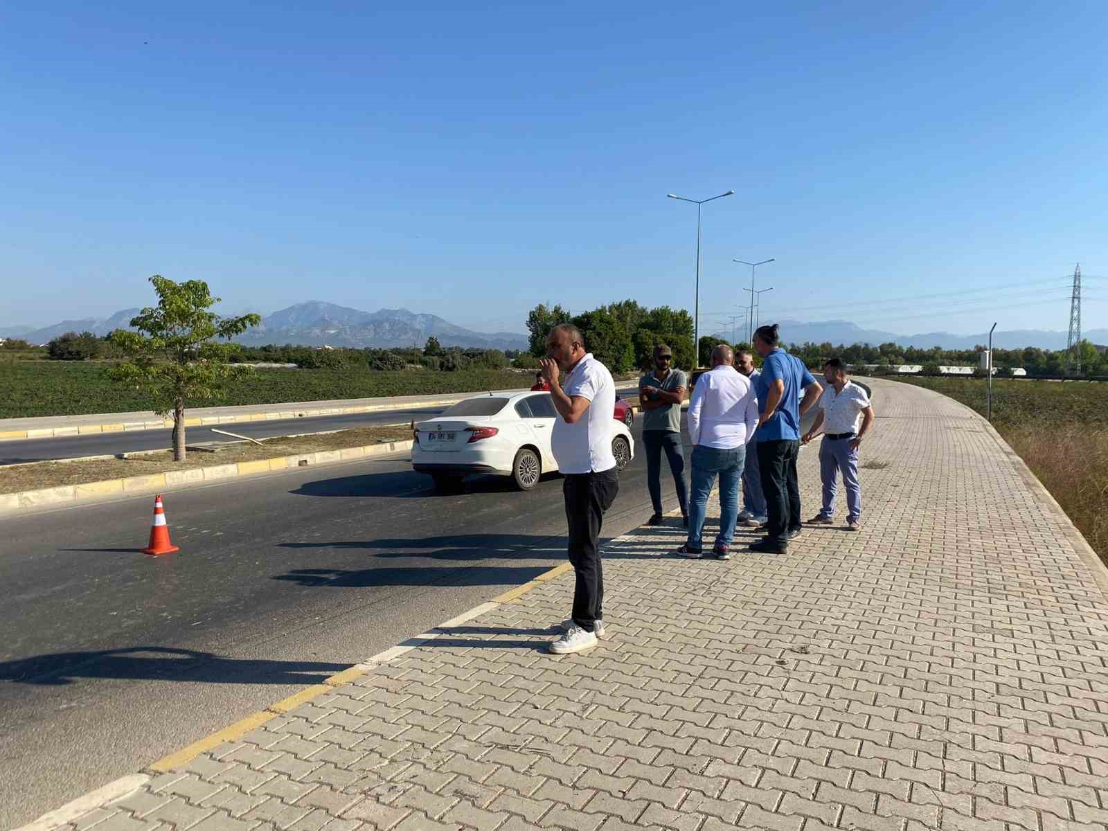 Serik&rsquo;te iki otomobil &ccedil;arpıştı: 1 yaralı
