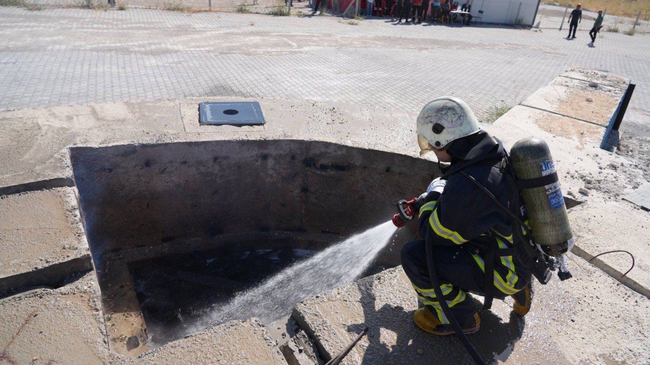Adıyaman Belediyesi&rsquo;nden ger&ccedil;eği aratmayan deprem tatbikatı
