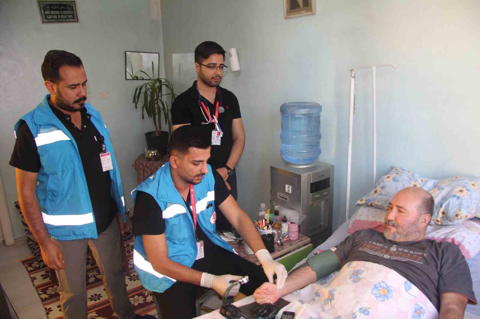 Yatalak hastalar evde sağlık hizmeti ile şifa buluyor