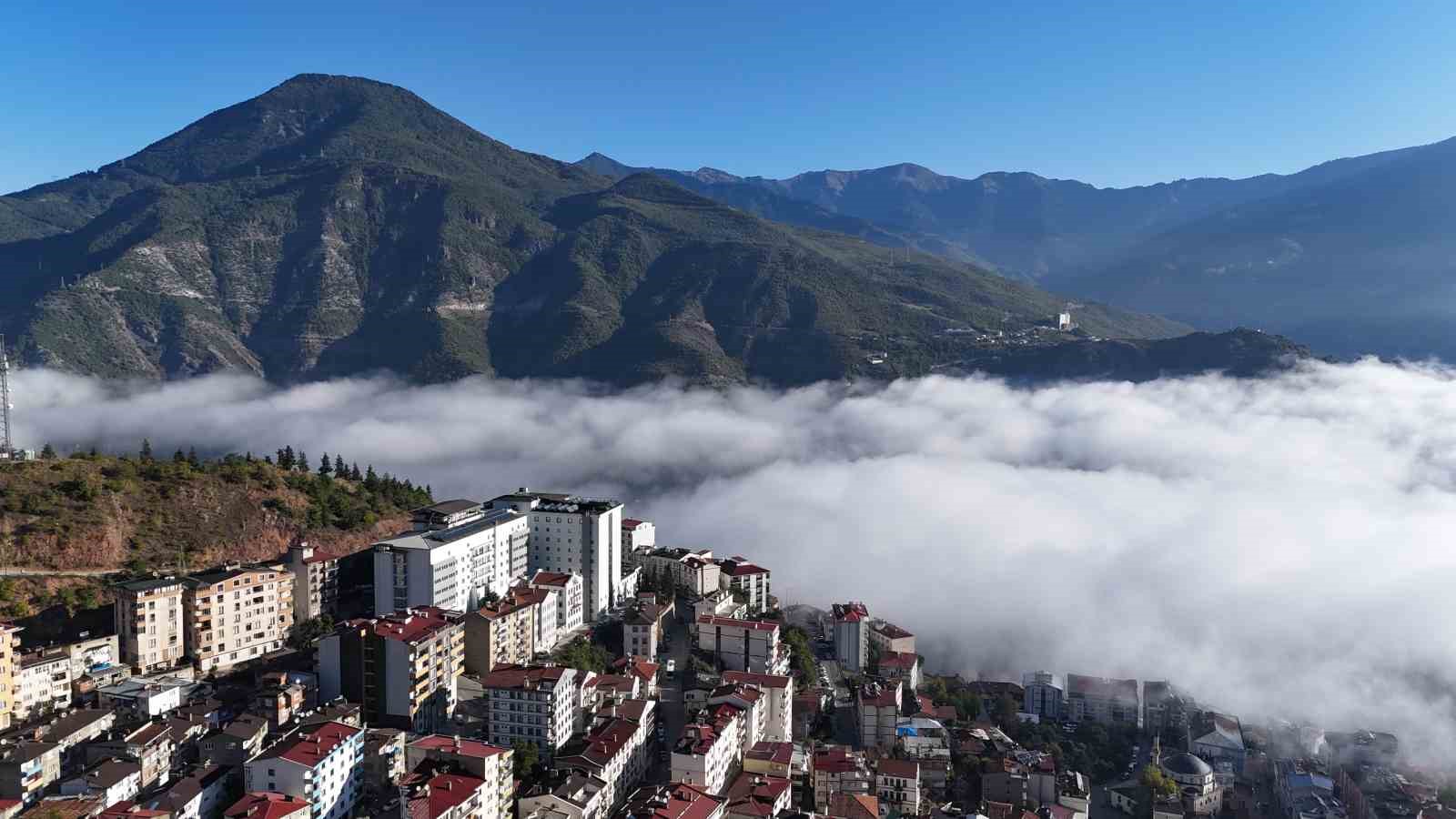 Artvin’de sis bulutları kartpostallık görüntüler oluşturdu
