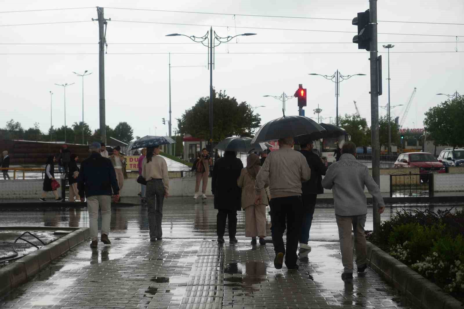 Samsun’da sağanak yağış etkili oldu